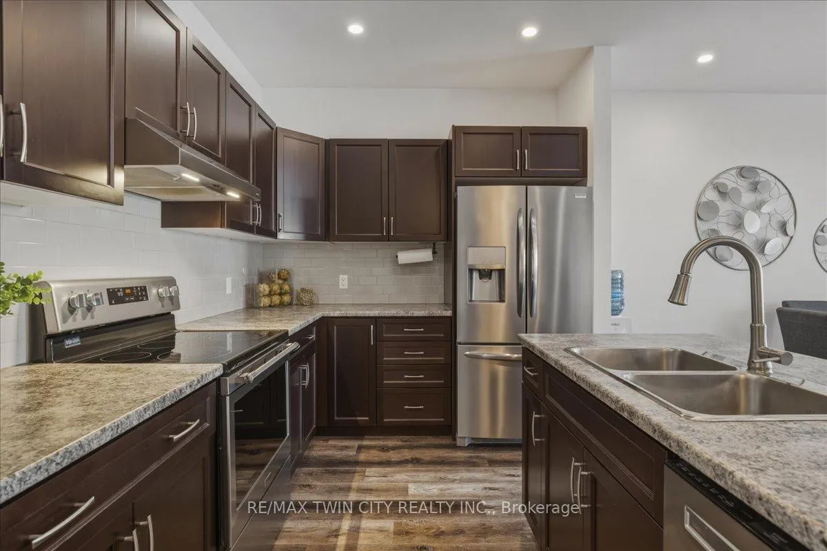 Photo 13 of Unit 11, 24 George Street N, Minto — HOMEH