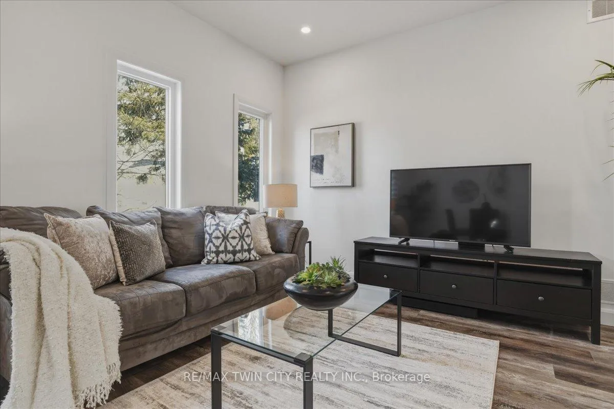 Photo 19 of Unit 11, 24 George Street N, Minto — HOMEH