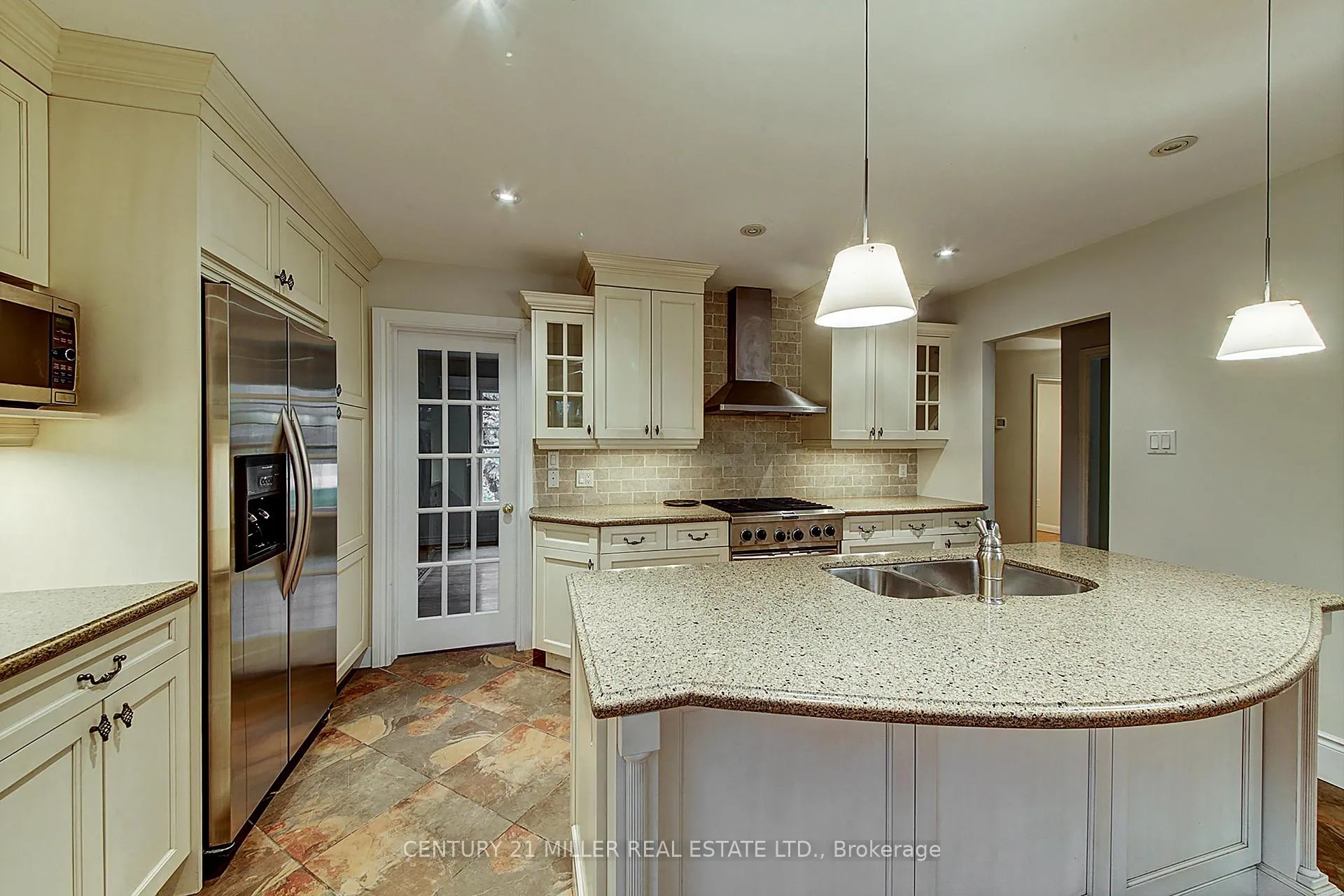 Photo 9 of 463 Avon Crescent, Oakville, Morrison — HOMEH