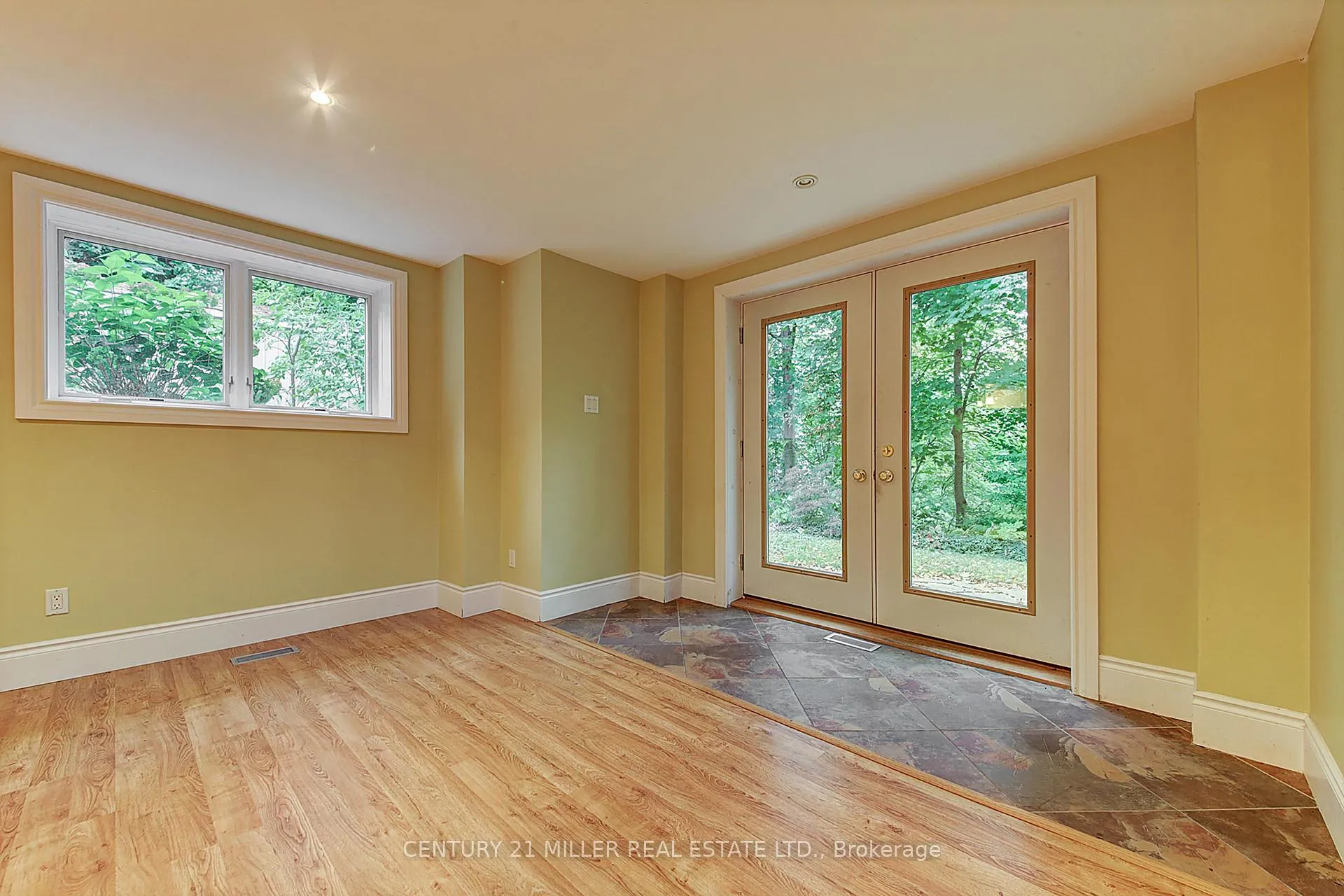 Photo 16 of 463 Avon Crescent, Oakville, Morrison — HOMEH
