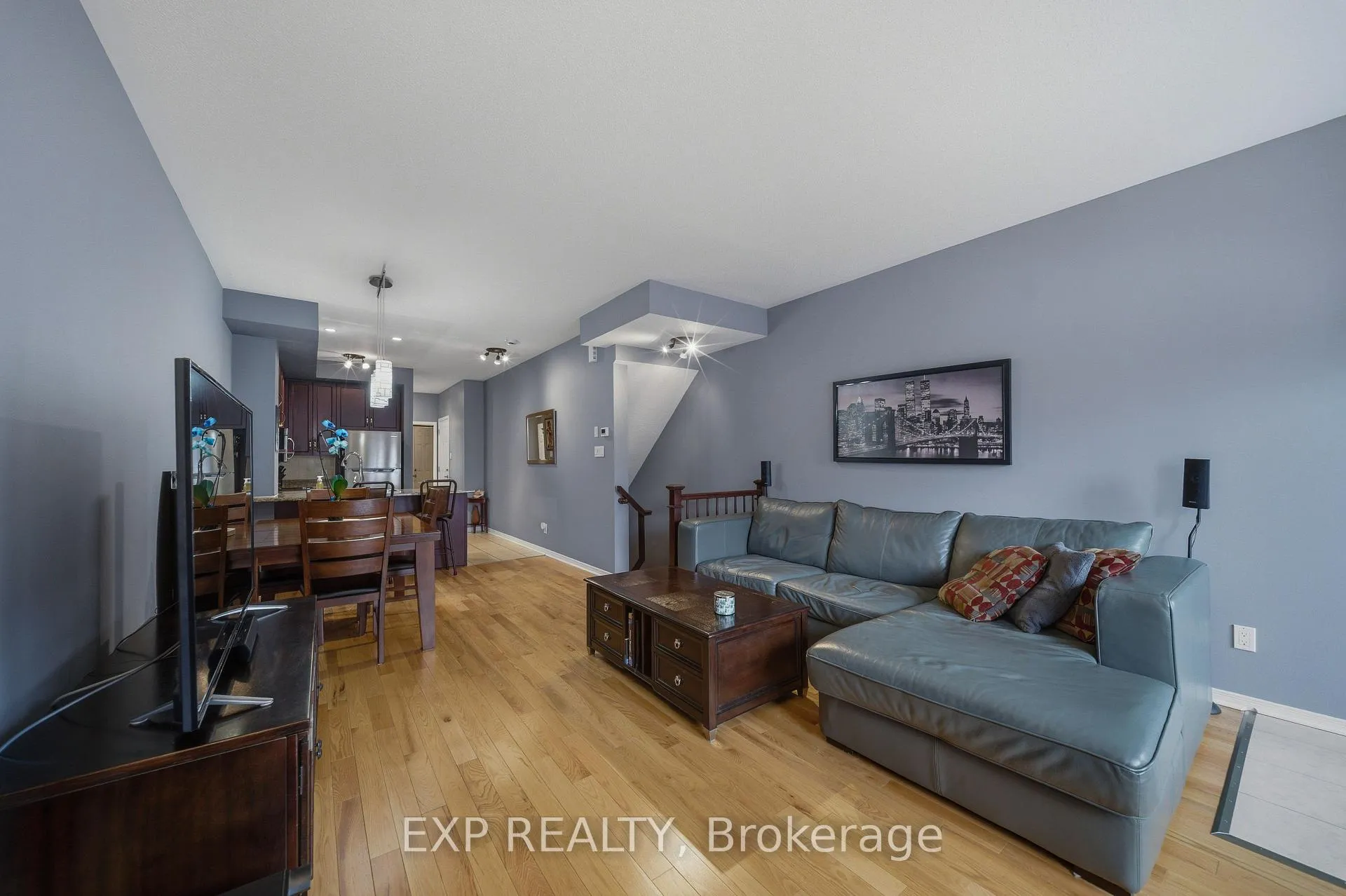 Photo 9 of 300 London Terrace, Ottawa, Manor Park — HOMEH