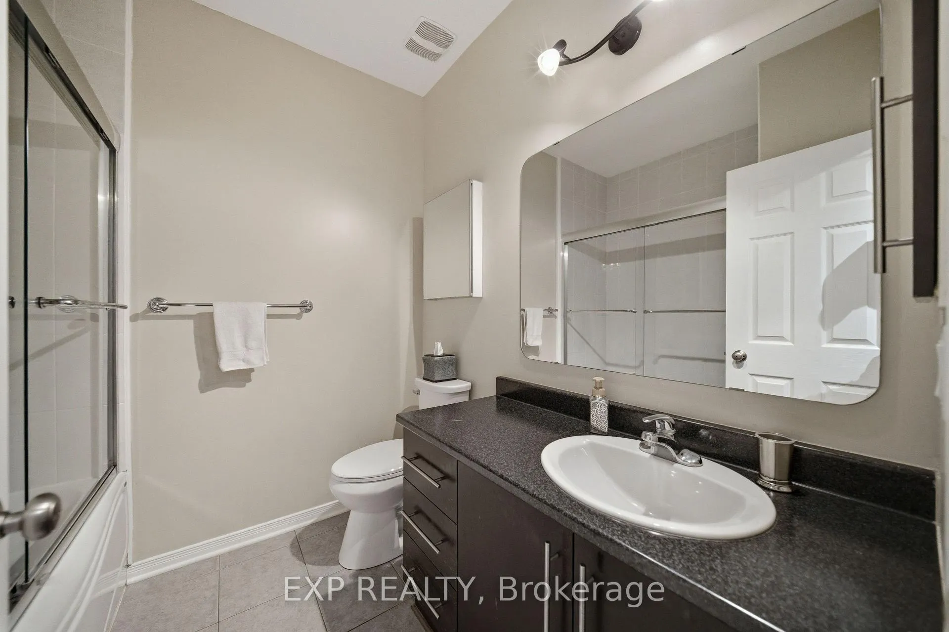 Photo 19 of 300 London Terrace, Ottawa, Manor Park — HOMEH