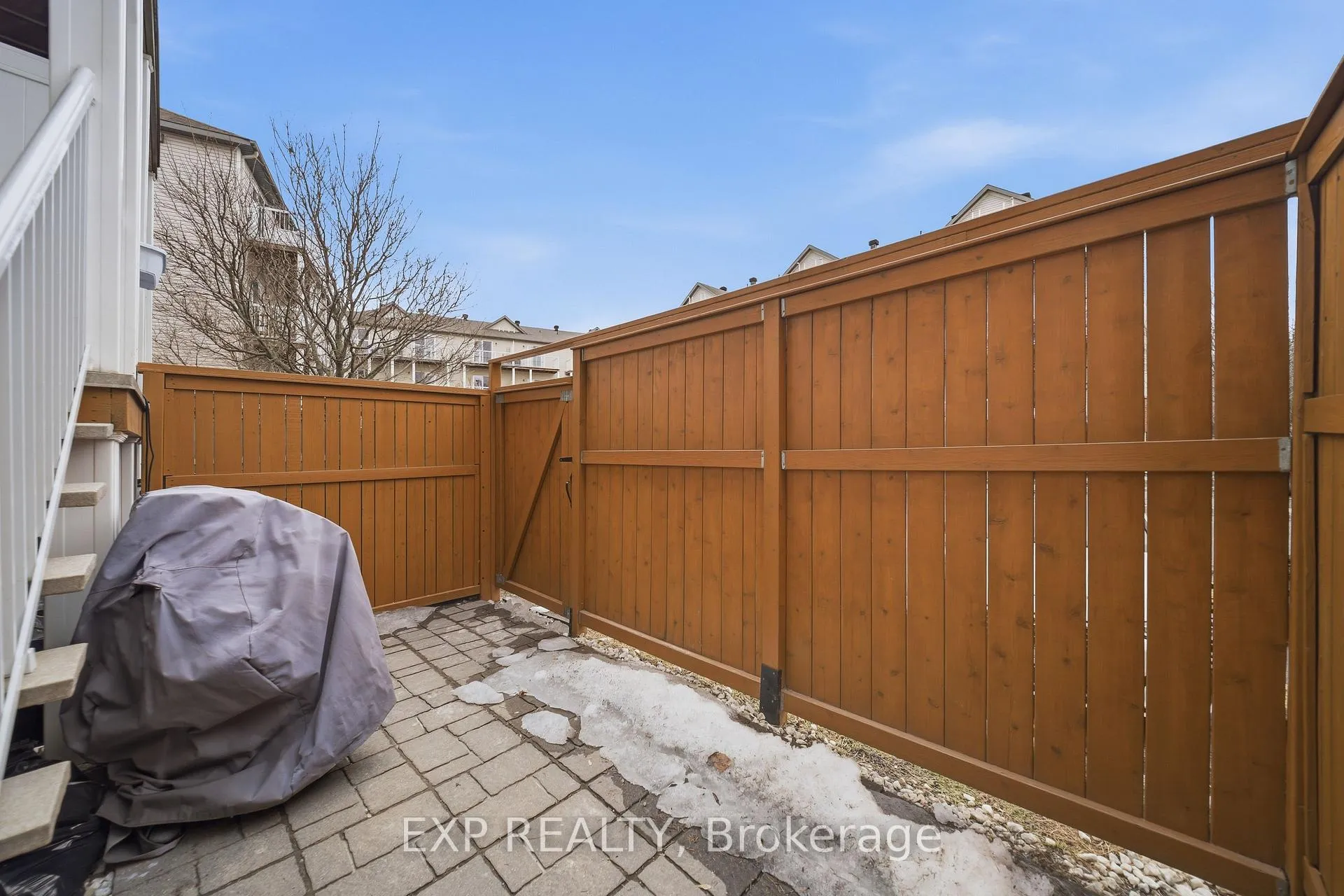 Photo 23 of 300 London Terrace, Ottawa, Manor Park — HOMEH