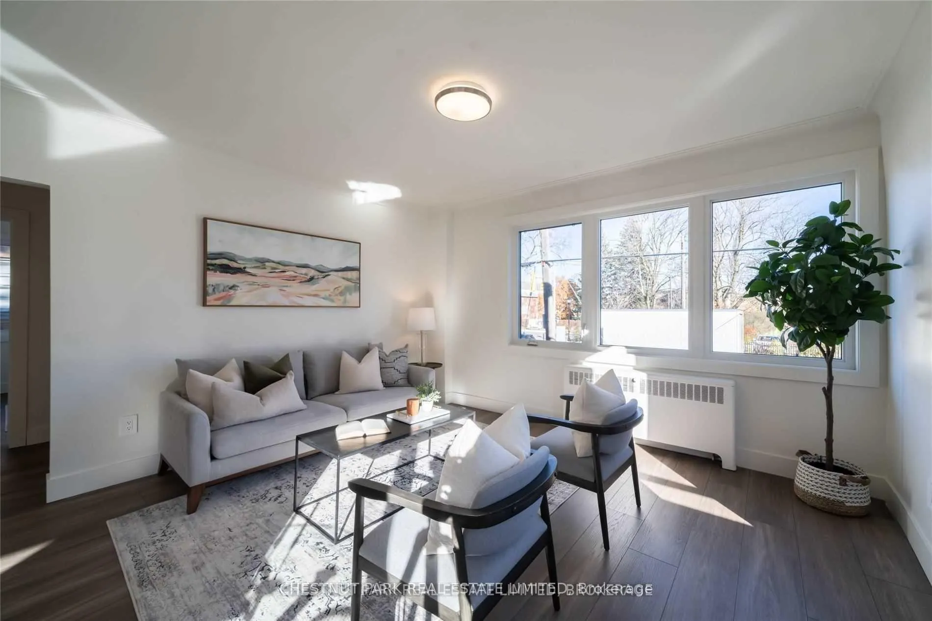 Photo 7 of Unit 4, 1472 Avenue Road, Toronto, Lawrence Park South — HOMEH