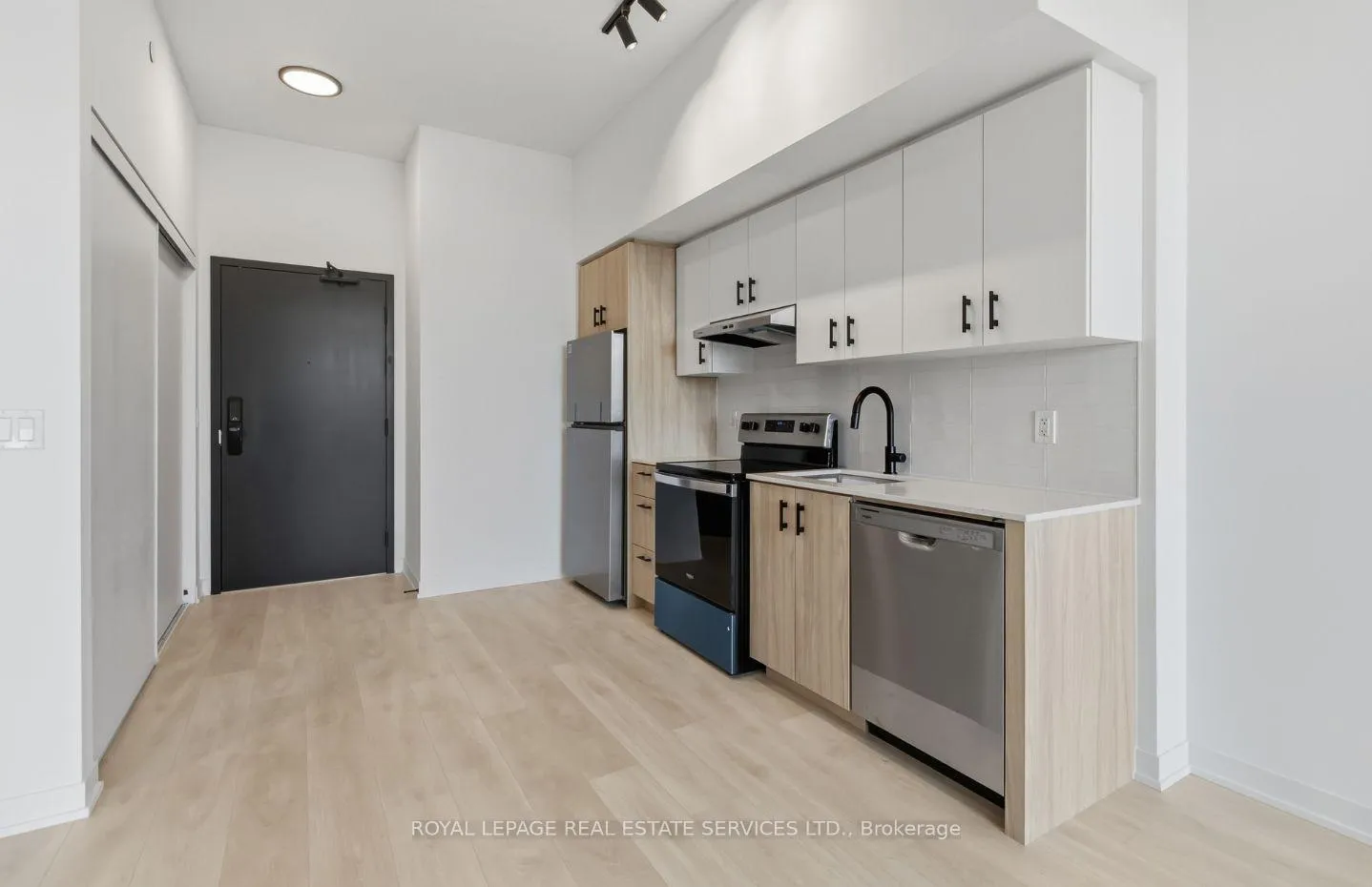 Photo 8 of Unit 122, 4878 Powers Common, Burlington, Alton — HOMEH
