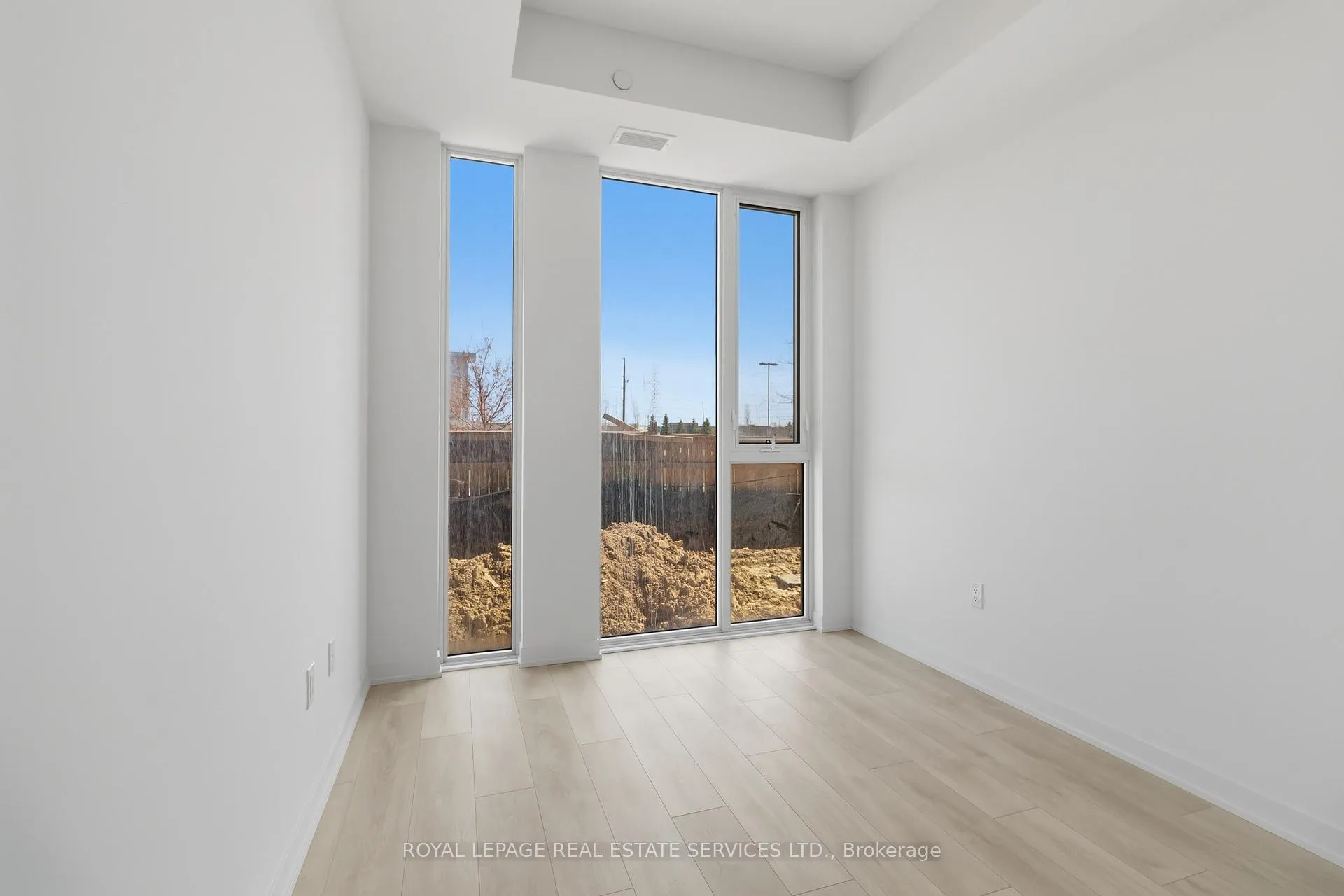 Photo 14 of Unit 122, 4878 Powers Common, Burlington, Alton — HOMEH