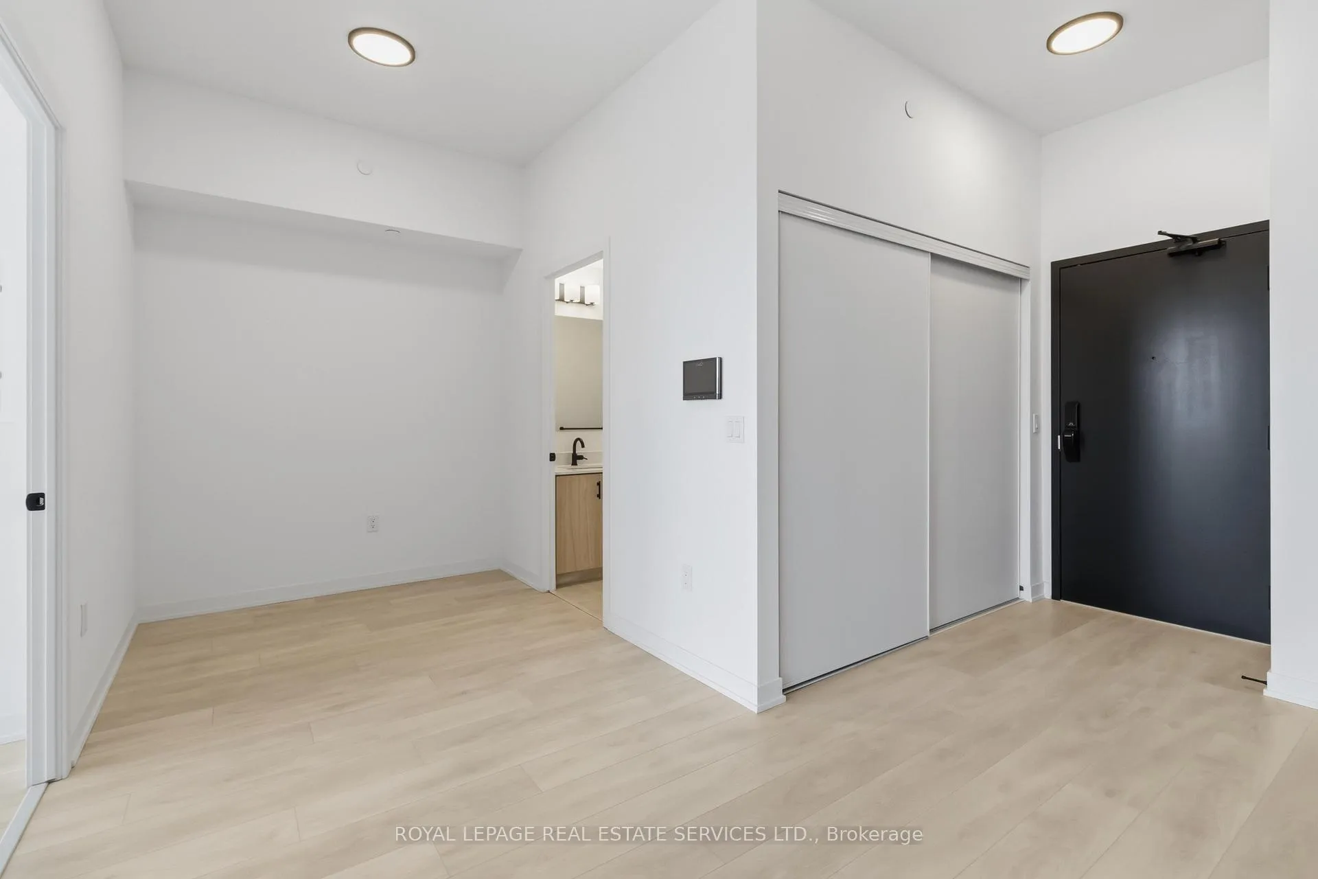 Photo 17 of Unit 122, 4878 Powers Common, Burlington, Alton — HOMEH
