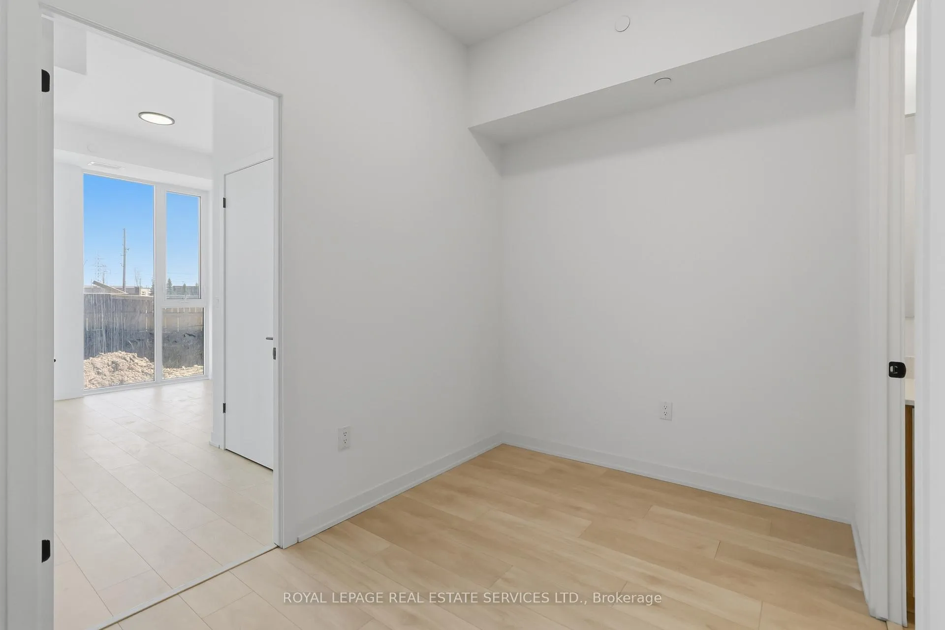 Photo 18 of Unit 122, 4878 Powers Common, Burlington, Alton — HOMEH