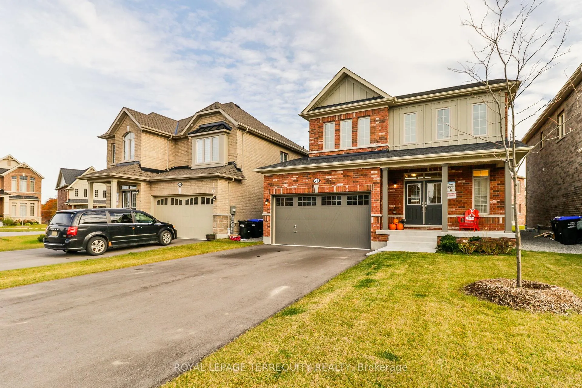 Photo 2 of 26 Sanford Circle, Springwater, Centre Vespra — HOMEH