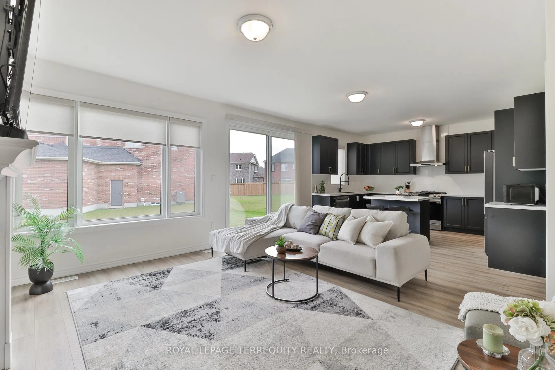 Photo 12 of 26 Sanford Circle, Springwater, Centre Vespra — HOMEH