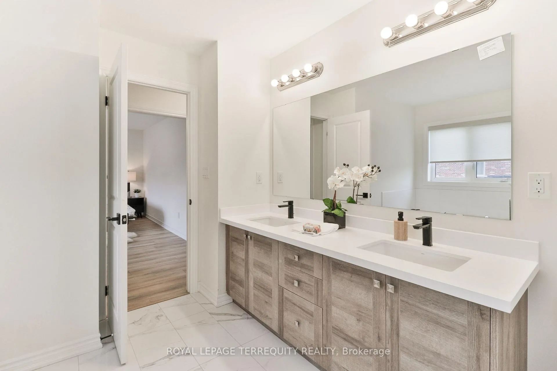 Photo 18 of 26 Sanford Circle, Springwater, Centre Vespra — HOMEH