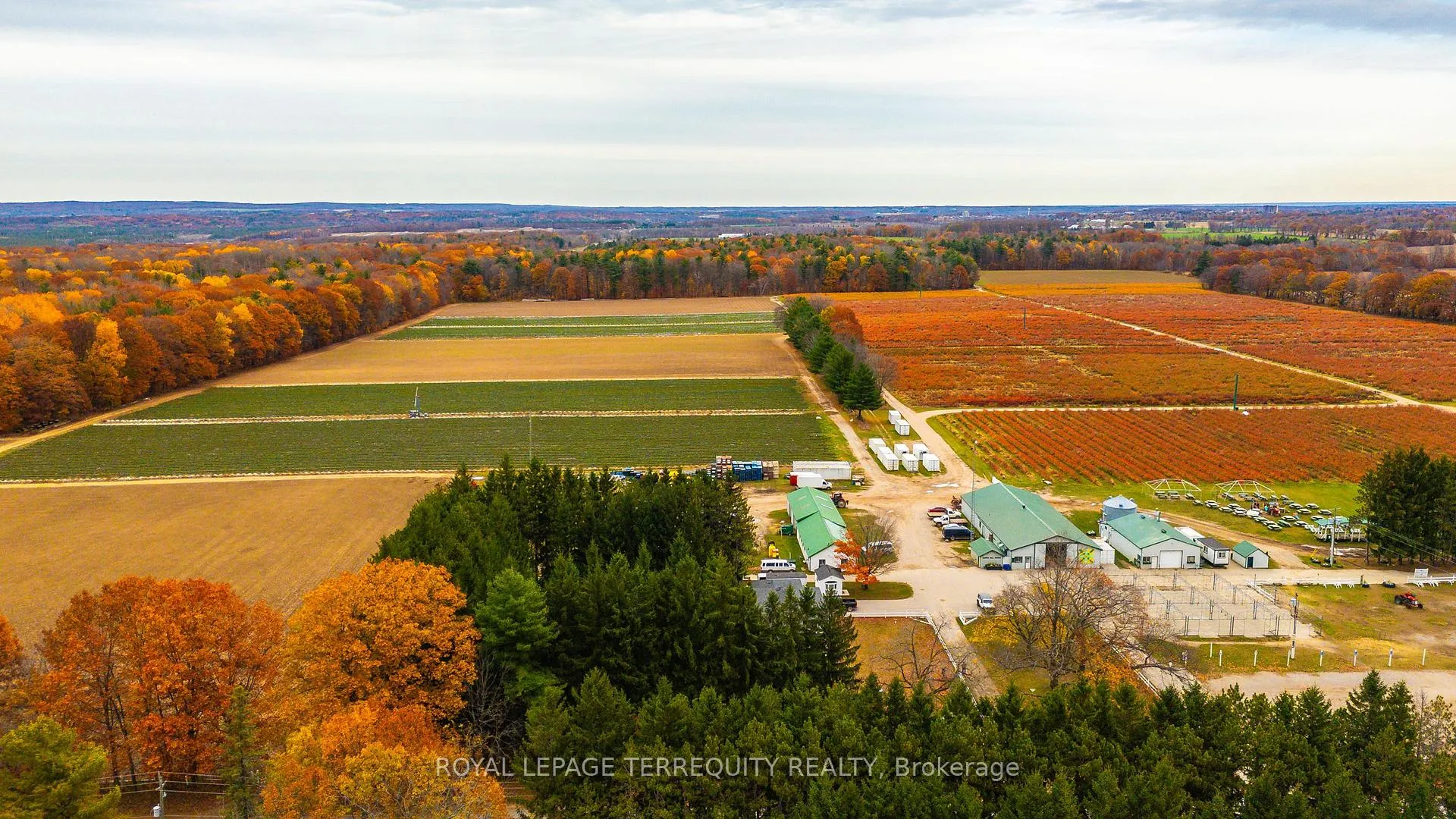 Photo 37 of 26 Sanford Circle, Springwater, Centre Vespra — HOMEH