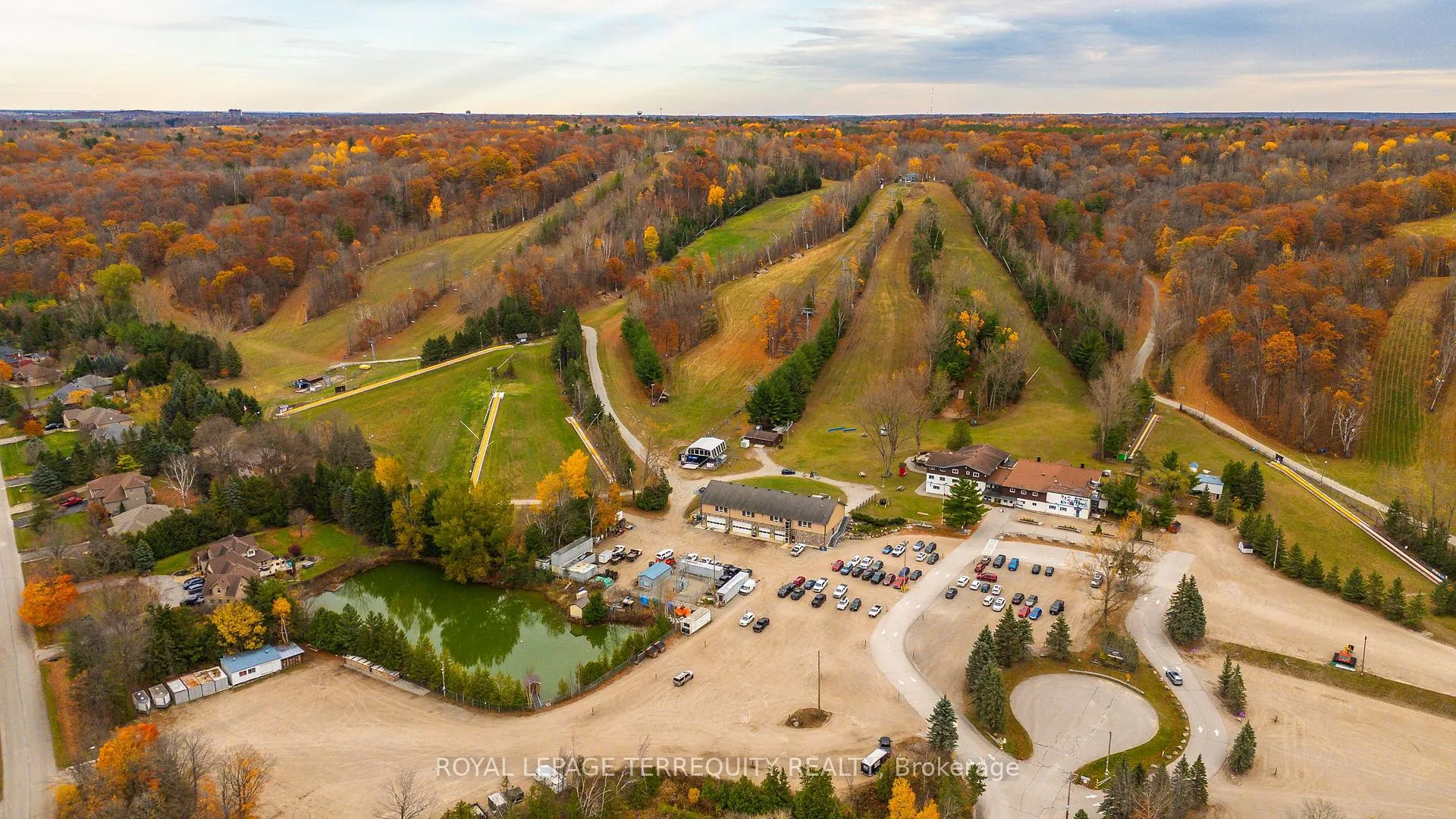 Photo 38 of 26 Sanford Circle, Springwater, Centre Vespra — HOMEH