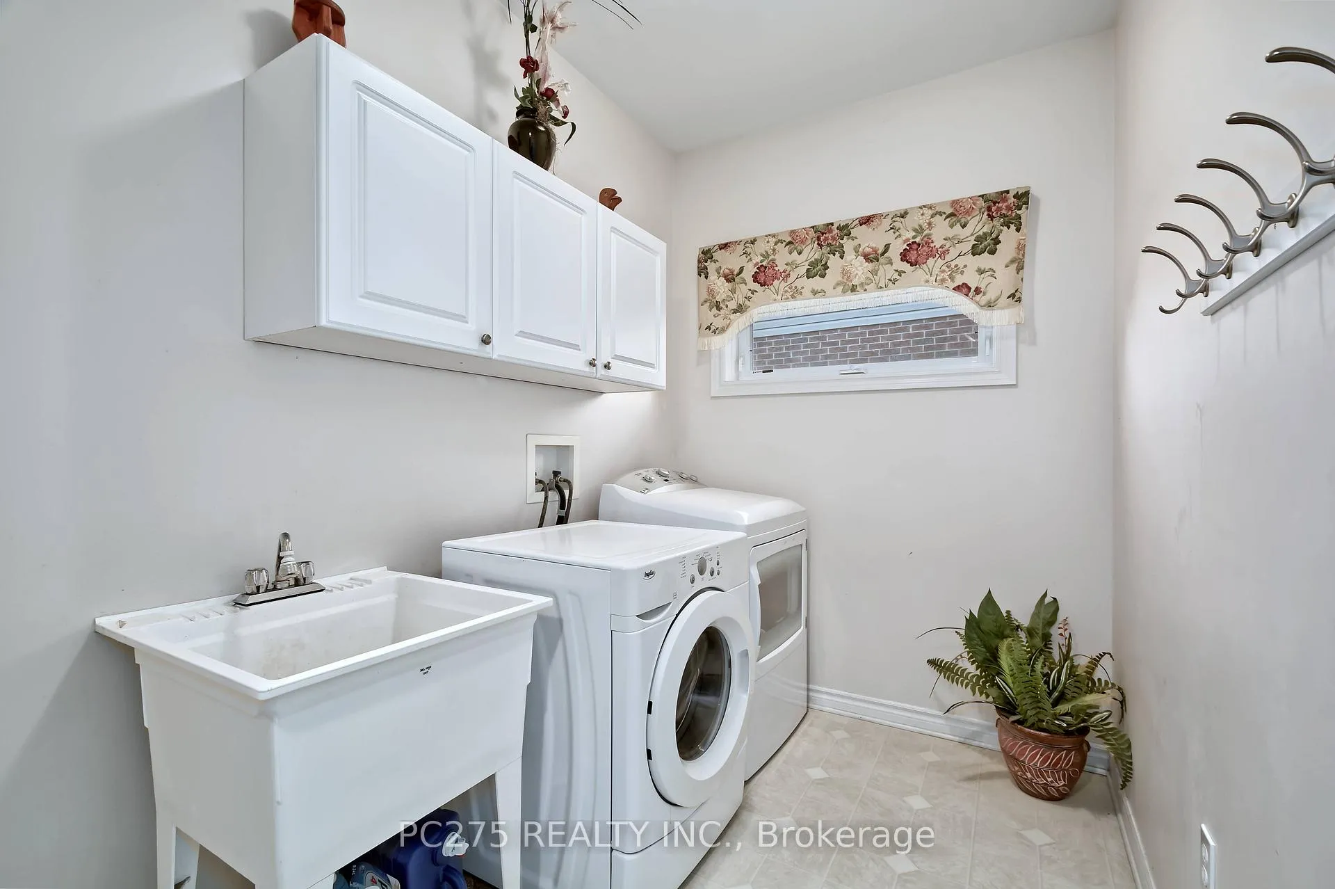 Photo 19 of 2392 Asima Drive, London, South U — HOMEH