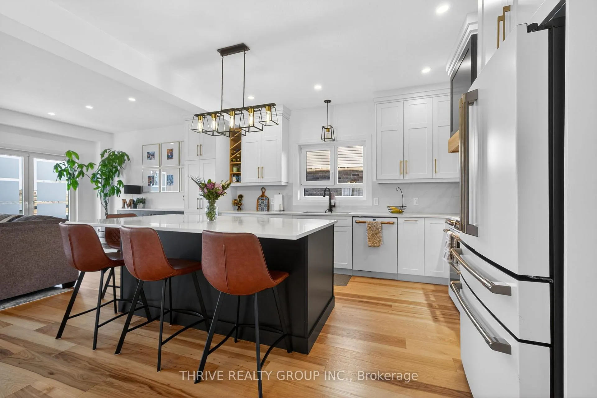 Photo 9 of 2605 Evans Boulevard, London, South U — HOMEH