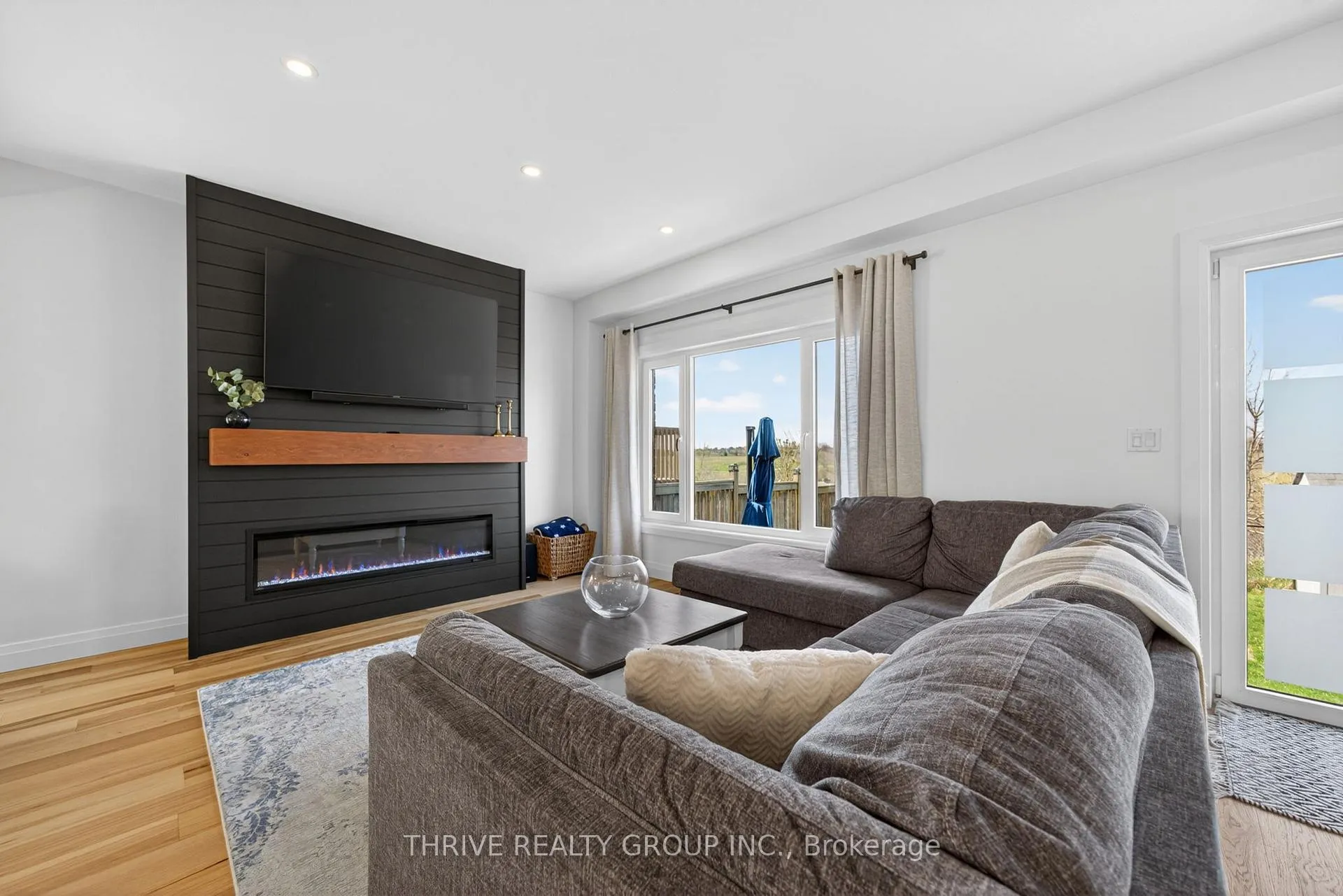 Photo 15 of 2605 Evans Boulevard, London, South U — HOMEH