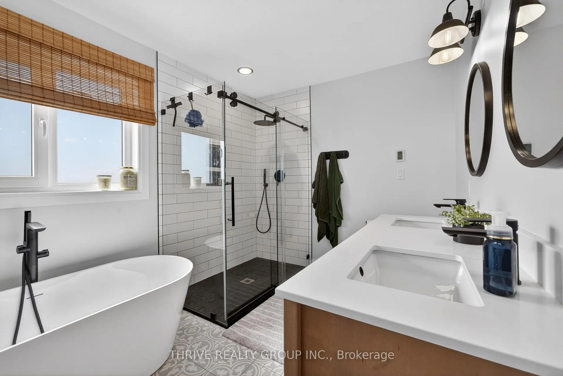Photo 21 of 2605 Evans Boulevard, London, South U — HOMEH