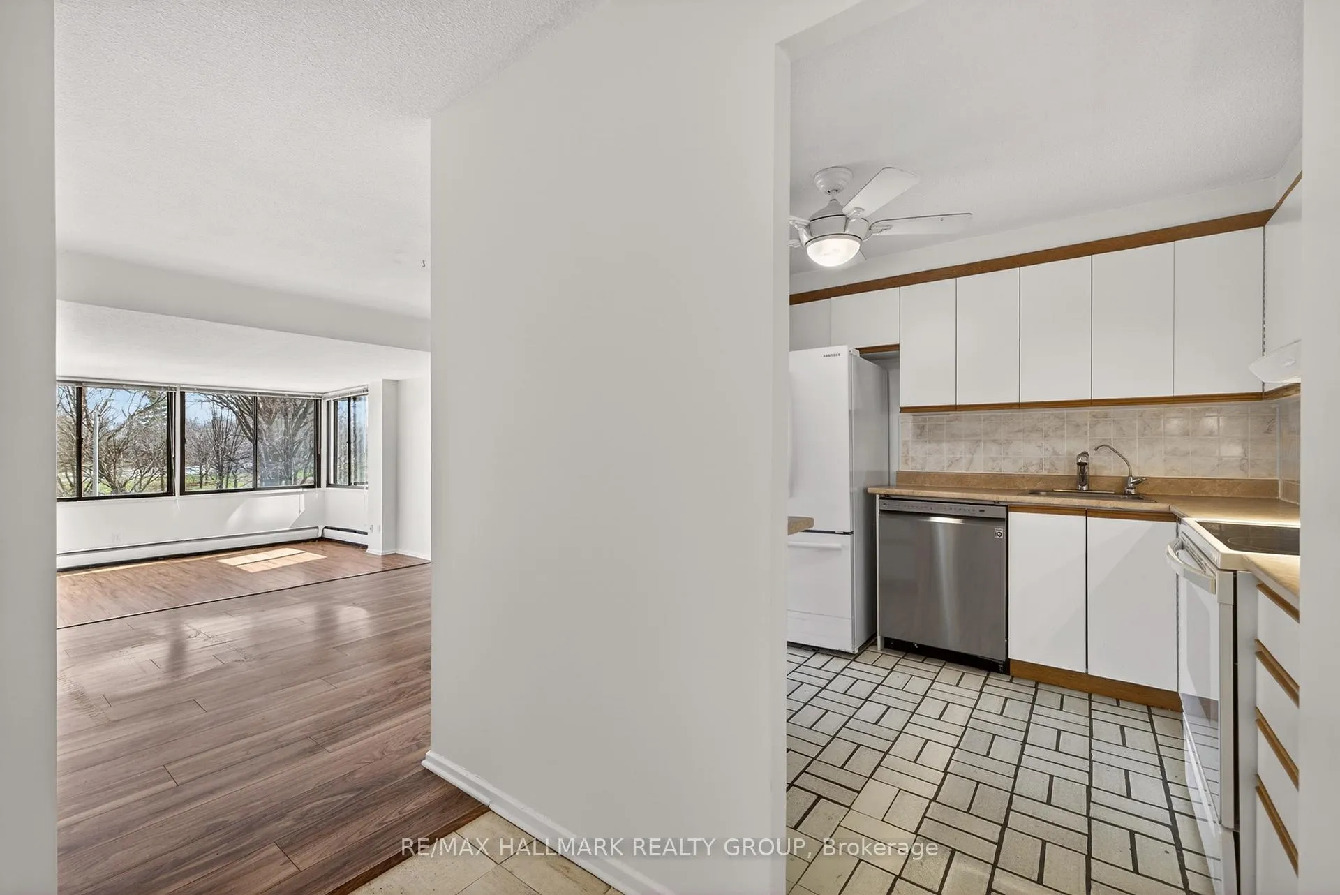Photo 7 of Unit 306, 415 Greenview Avenue, Ottawa, Britannia — HOMEH