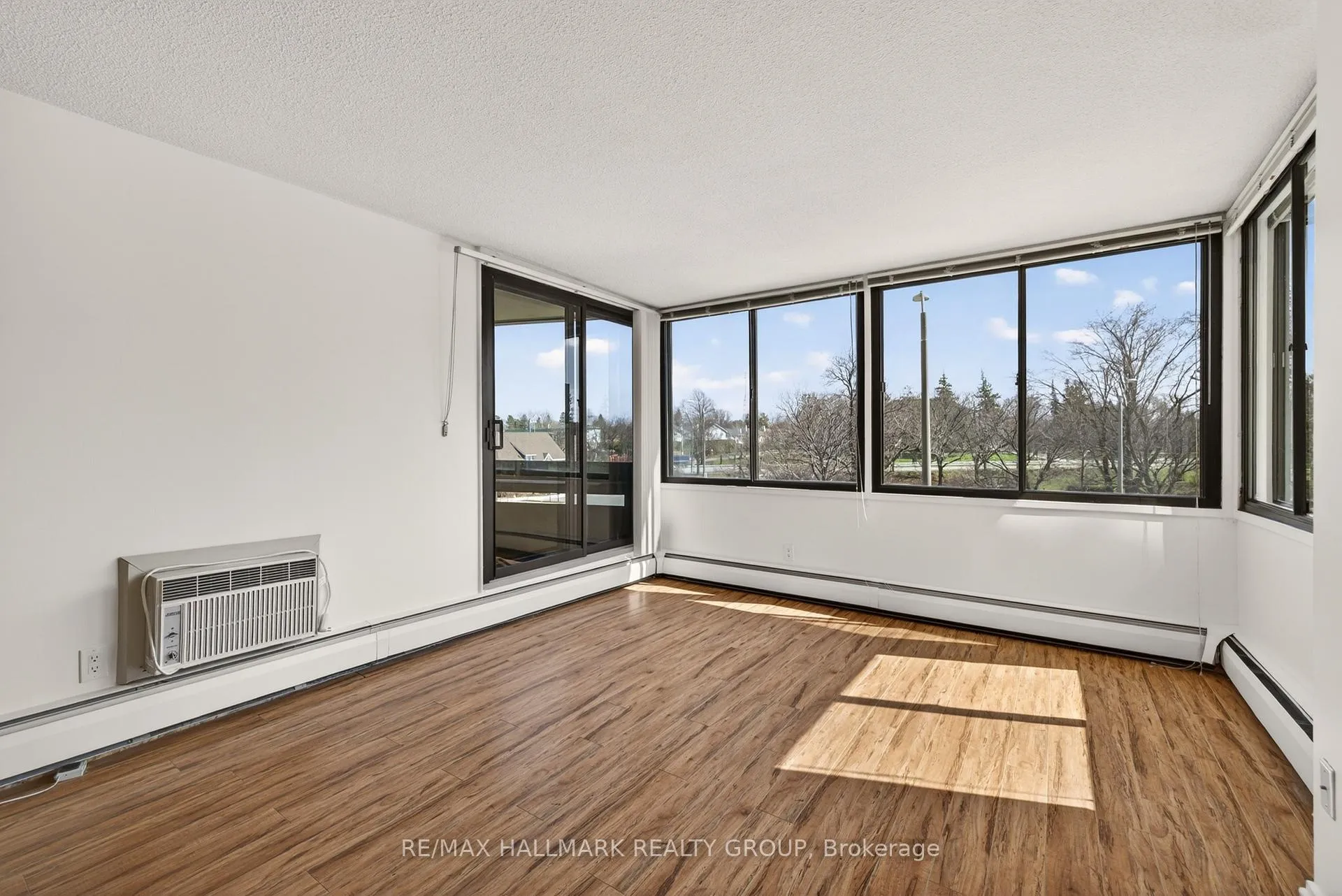 Photo 10 of Unit 306, 415 Greenview Avenue, Ottawa, Britannia — HOMEH