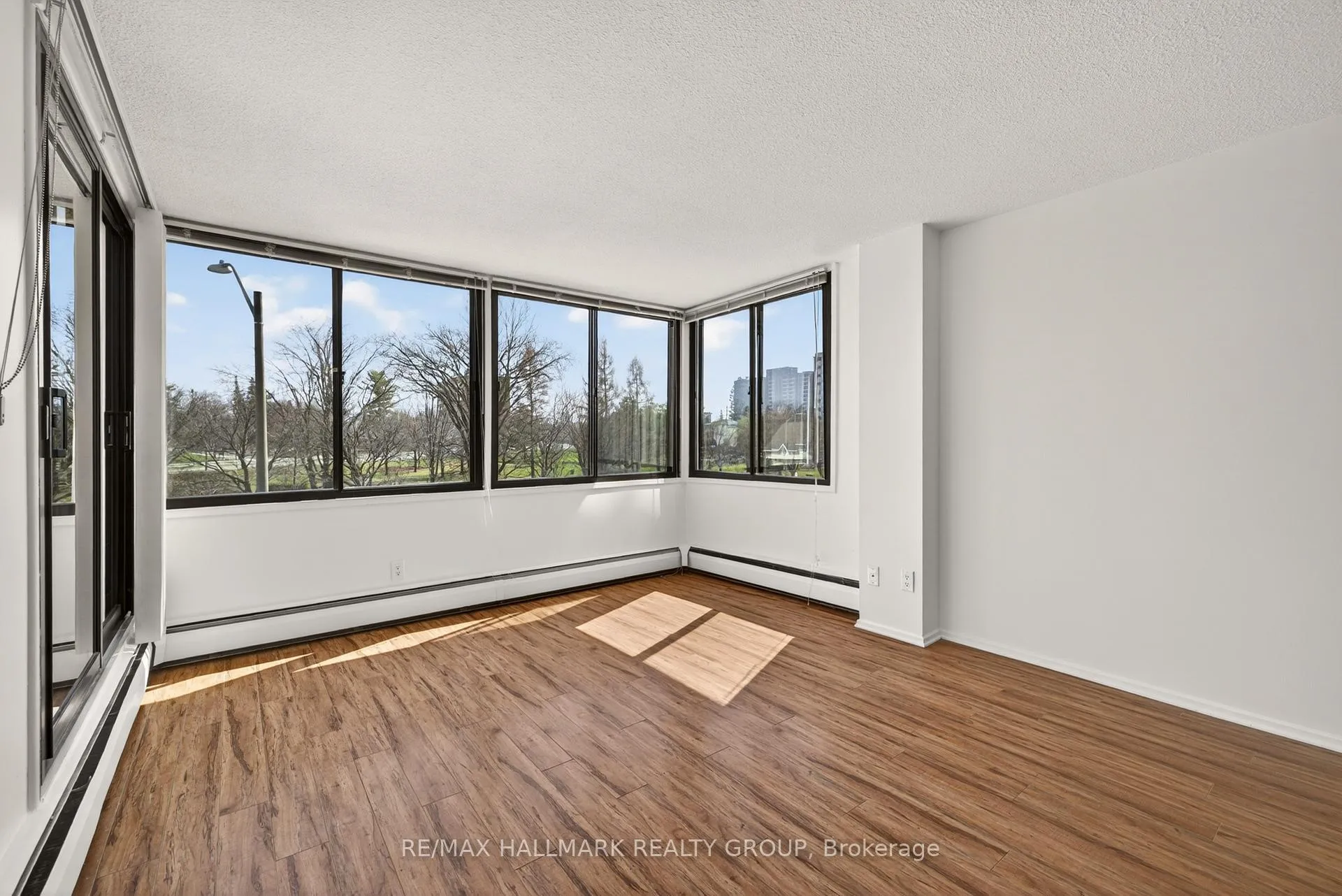 Photo 12 of Unit 306, 415 Greenview Avenue, Ottawa, Britannia — HOMEH