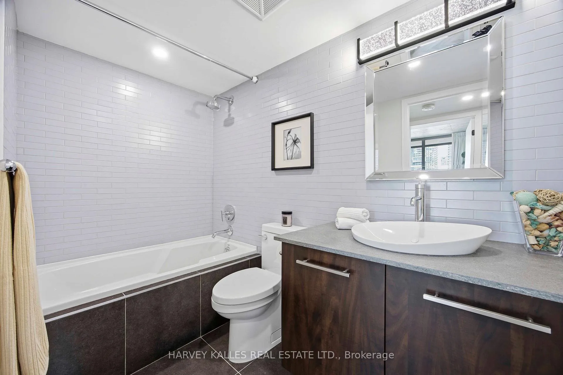 Photo 35 of Unit PH2, 22 Wellesley Street E, Toronto, Church-Yonge Corridor — HOMEH