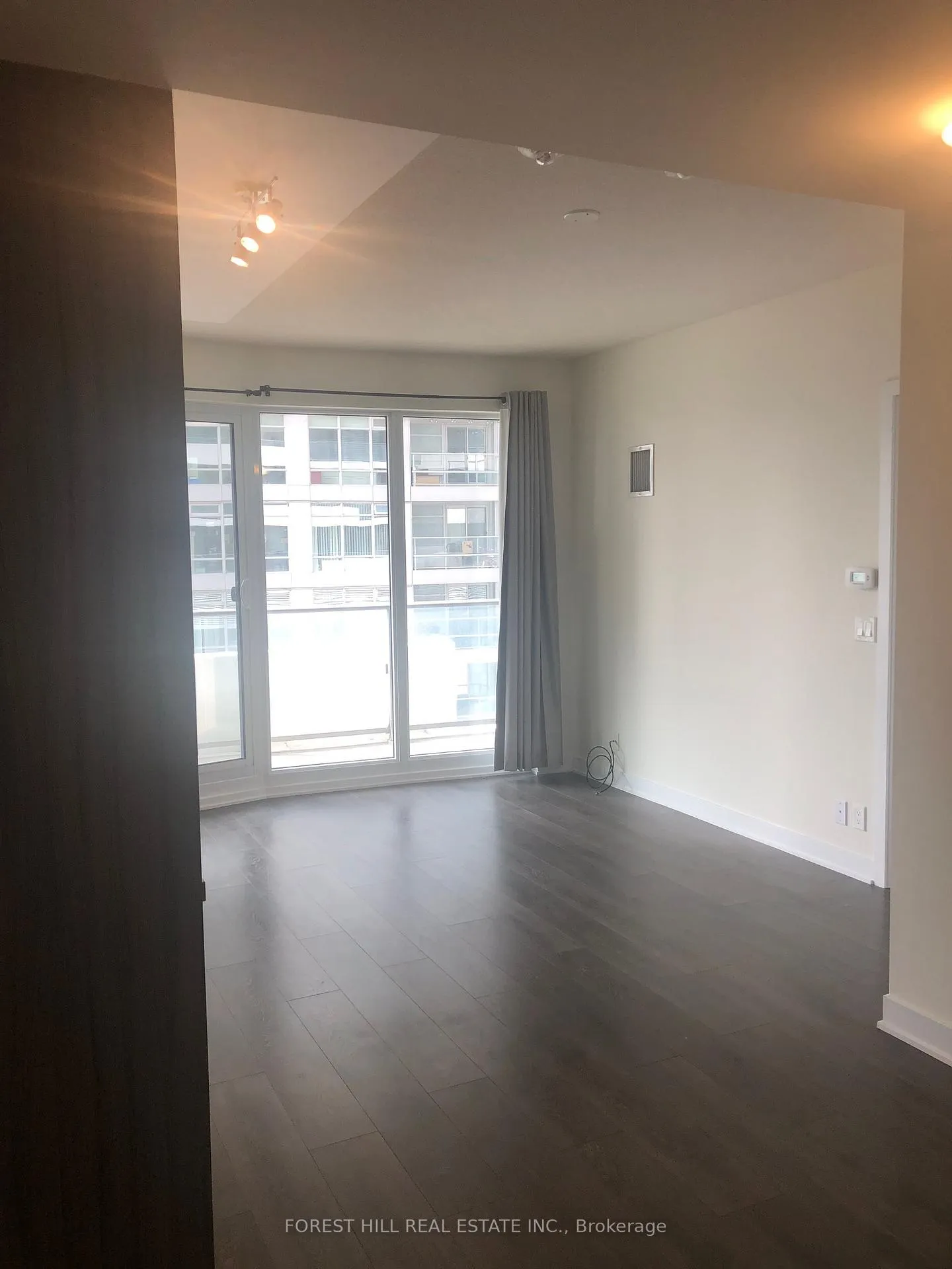 Photo 7 of Unit 805, 2221 Yonge Street, Toronto, Mount Pleasant West — HOMEH