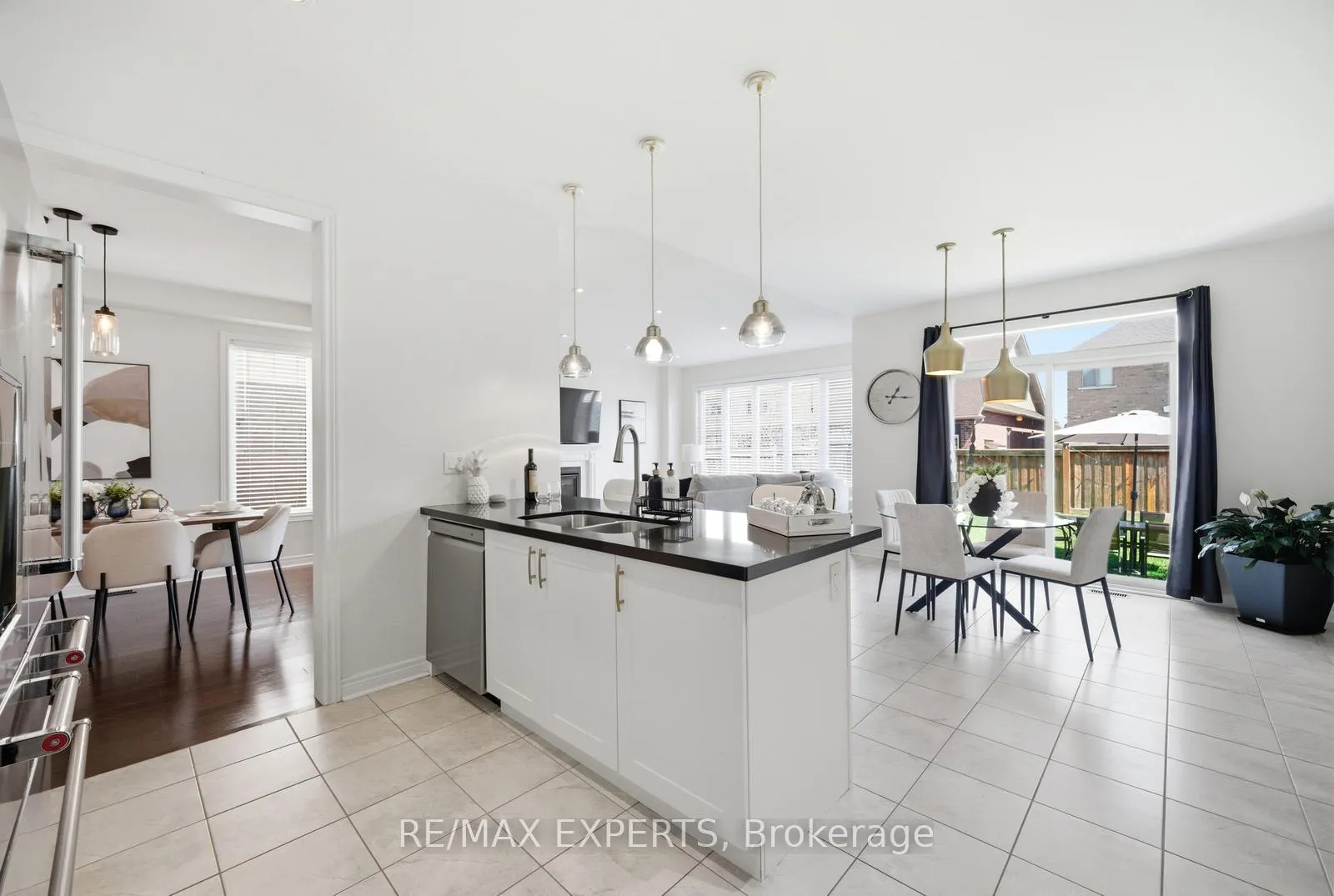 Photo 16 of 37 Schwalm Crescent, New Tecumseth, Tottenham — HOMEH