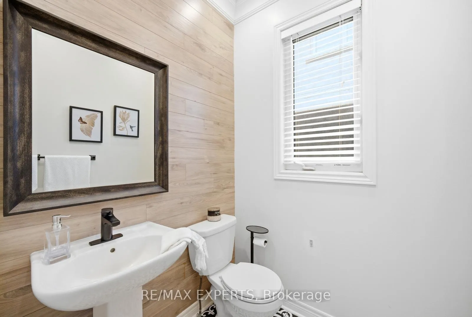 Photo 23 of 37 Schwalm Crescent, New Tecumseth, Tottenham — HOMEH