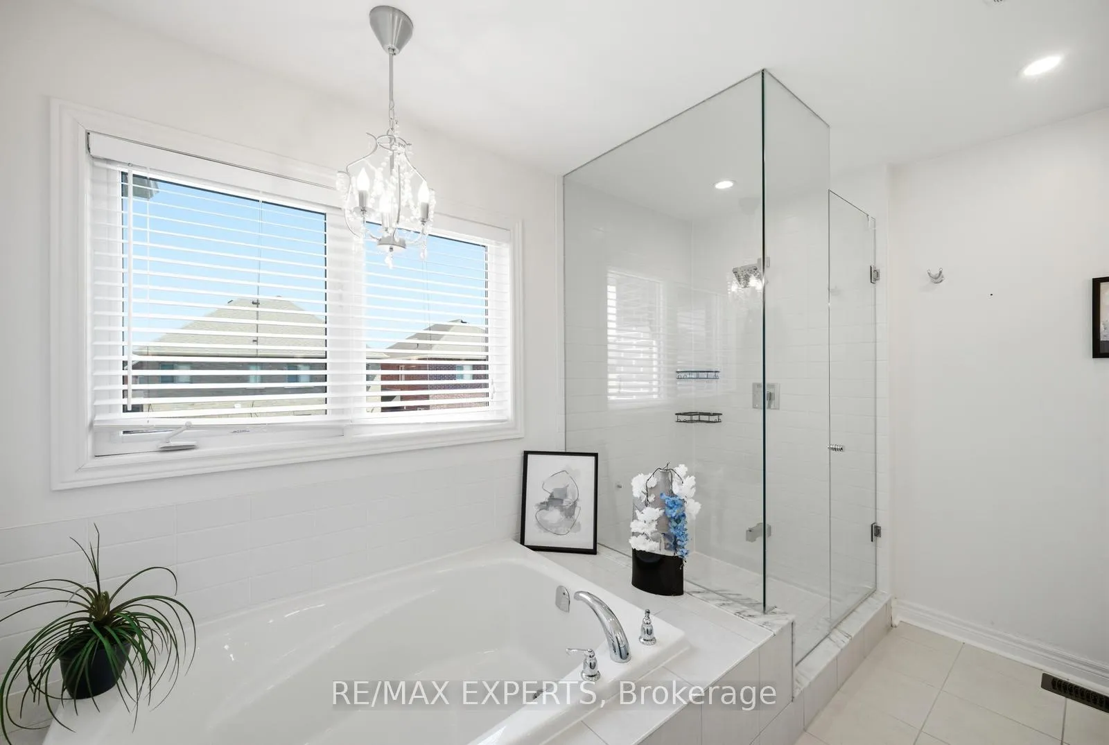 Photo 30 of 37 Schwalm Crescent, New Tecumseth, Tottenham — HOMEH