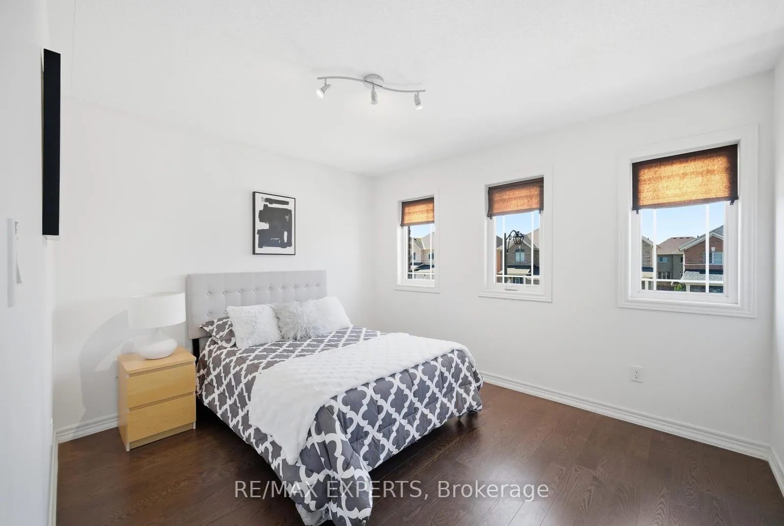 Photo 31 of 37 Schwalm Crescent, New Tecumseth, Tottenham — HOMEH