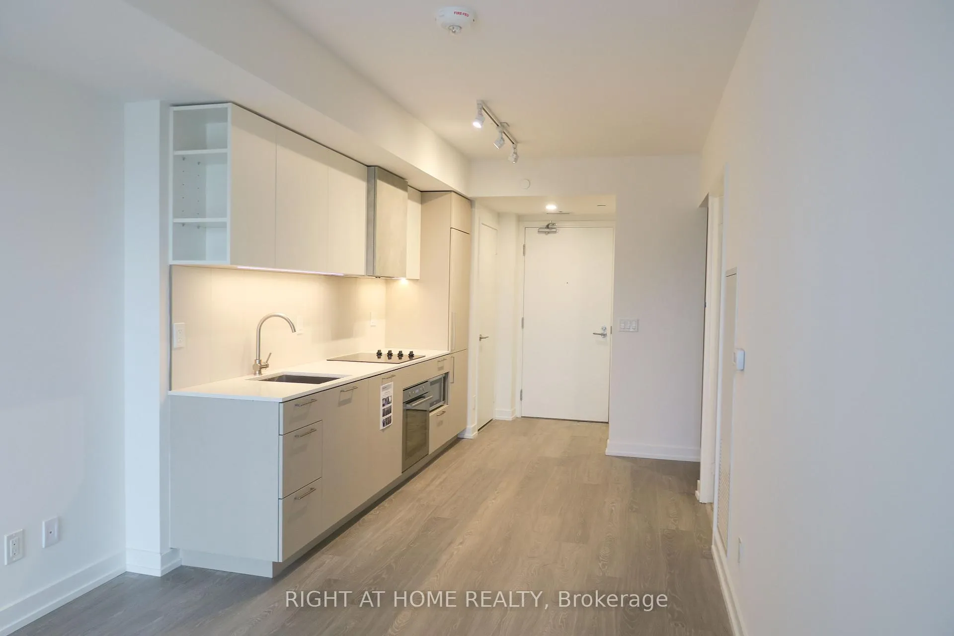 Photo 3 of Unit 821, 19 Western Battery Road, Toronto, Niagara — HOMEH