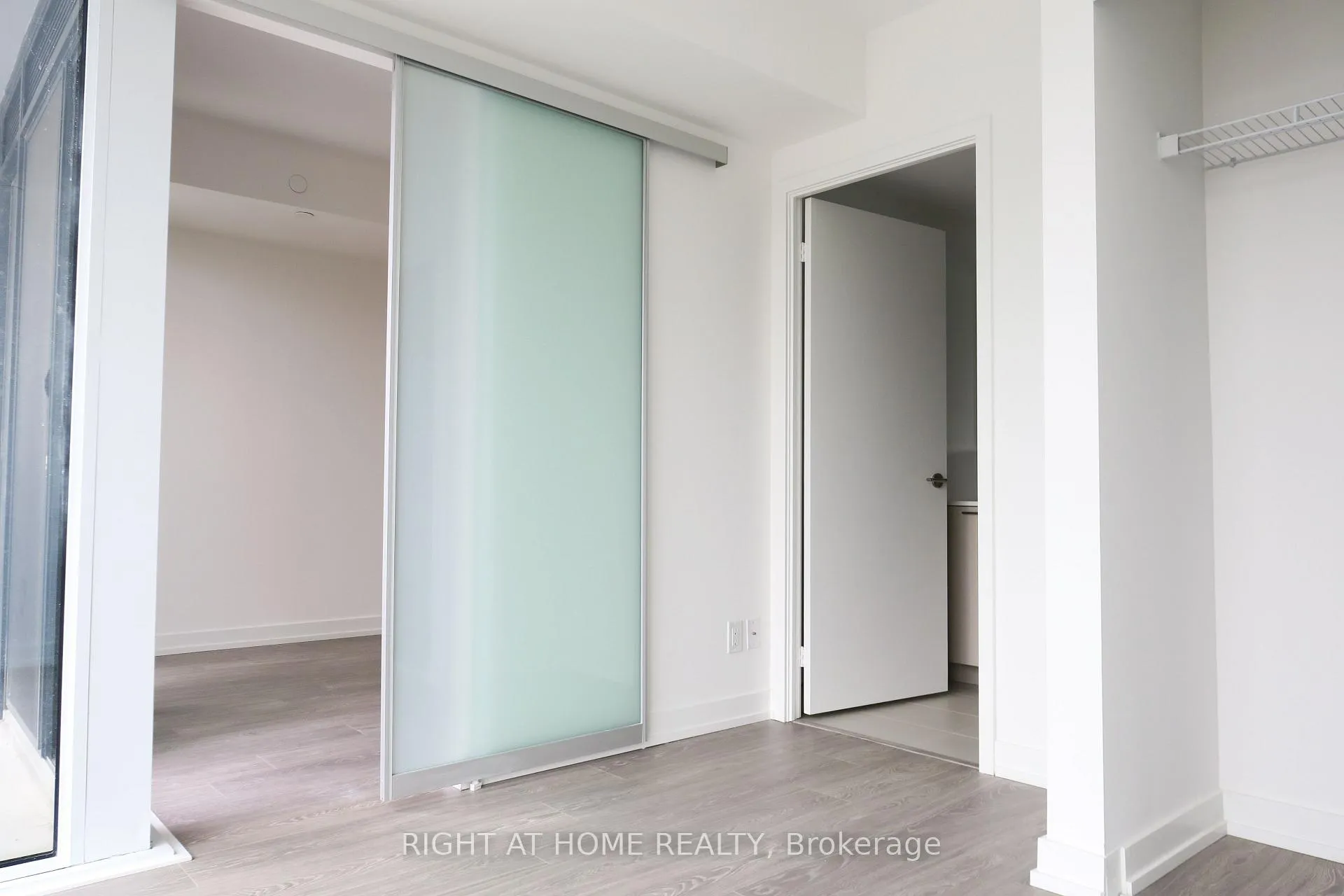 Photo 10 of Unit 821, 19 Western Battery Road, Toronto, Niagara — HOMEH