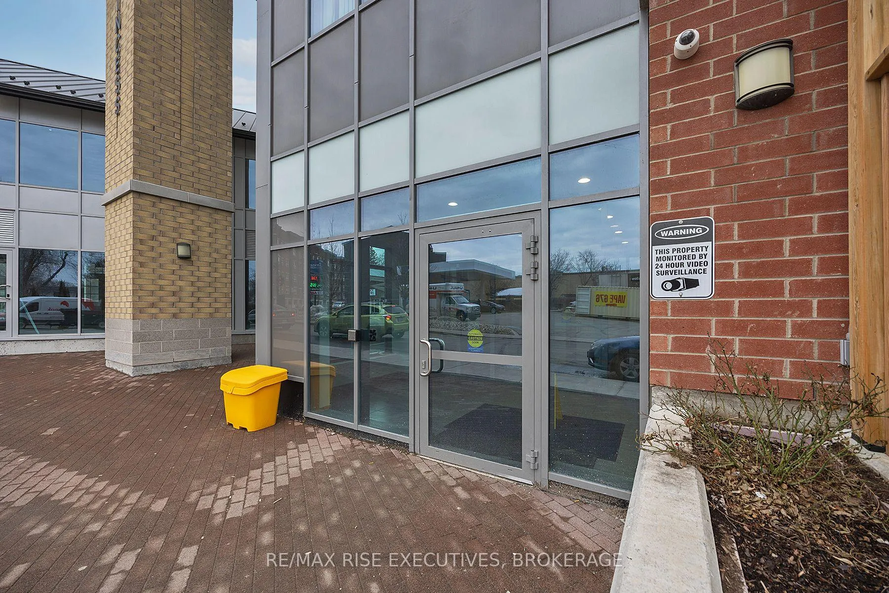 Photo 2 of Unit 423, 652 Princess Street, Kingston, Central City East — HOMEH