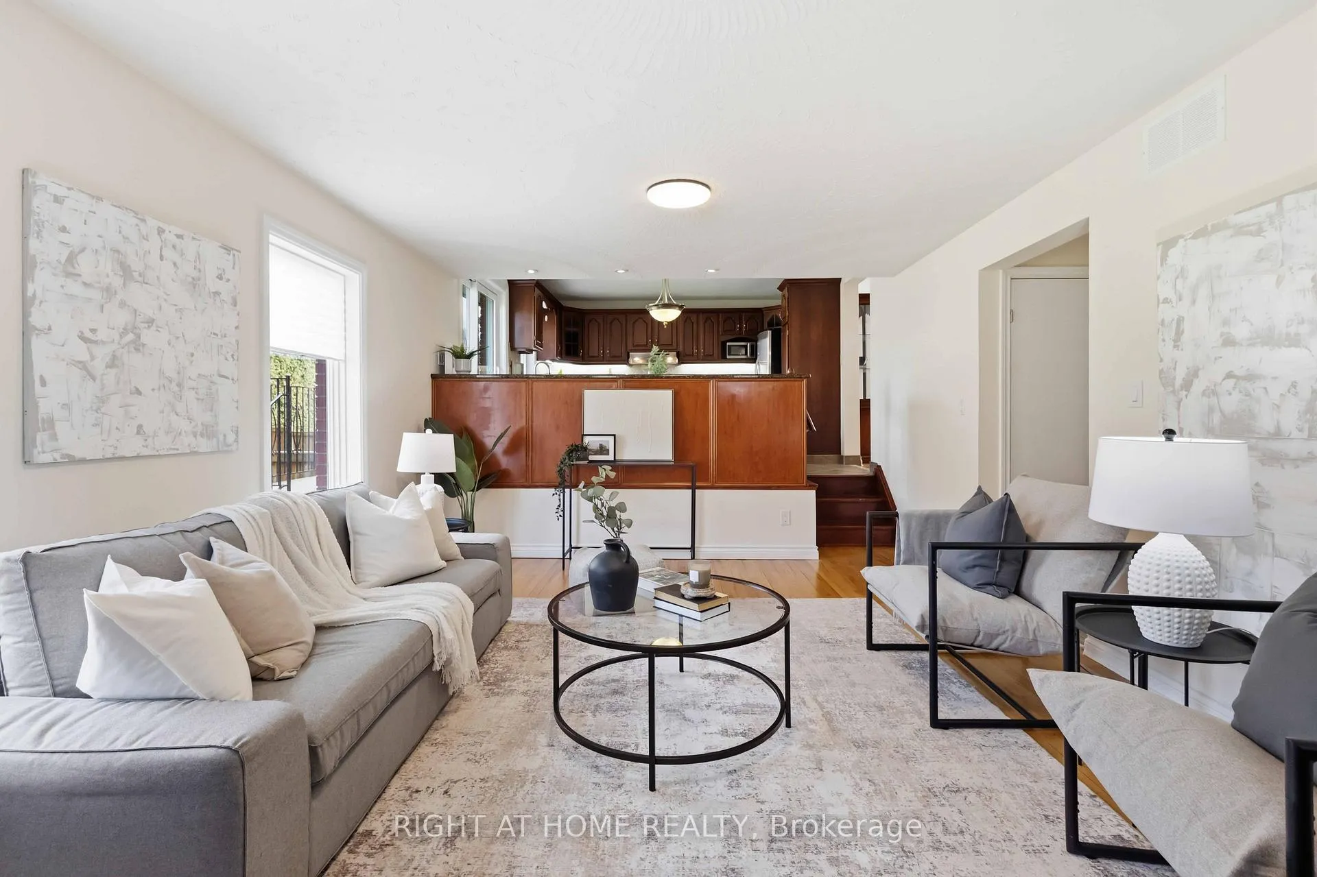 Photo 6 of 313 Preston Drive, Oshawa, McLaughlin — HOMEH