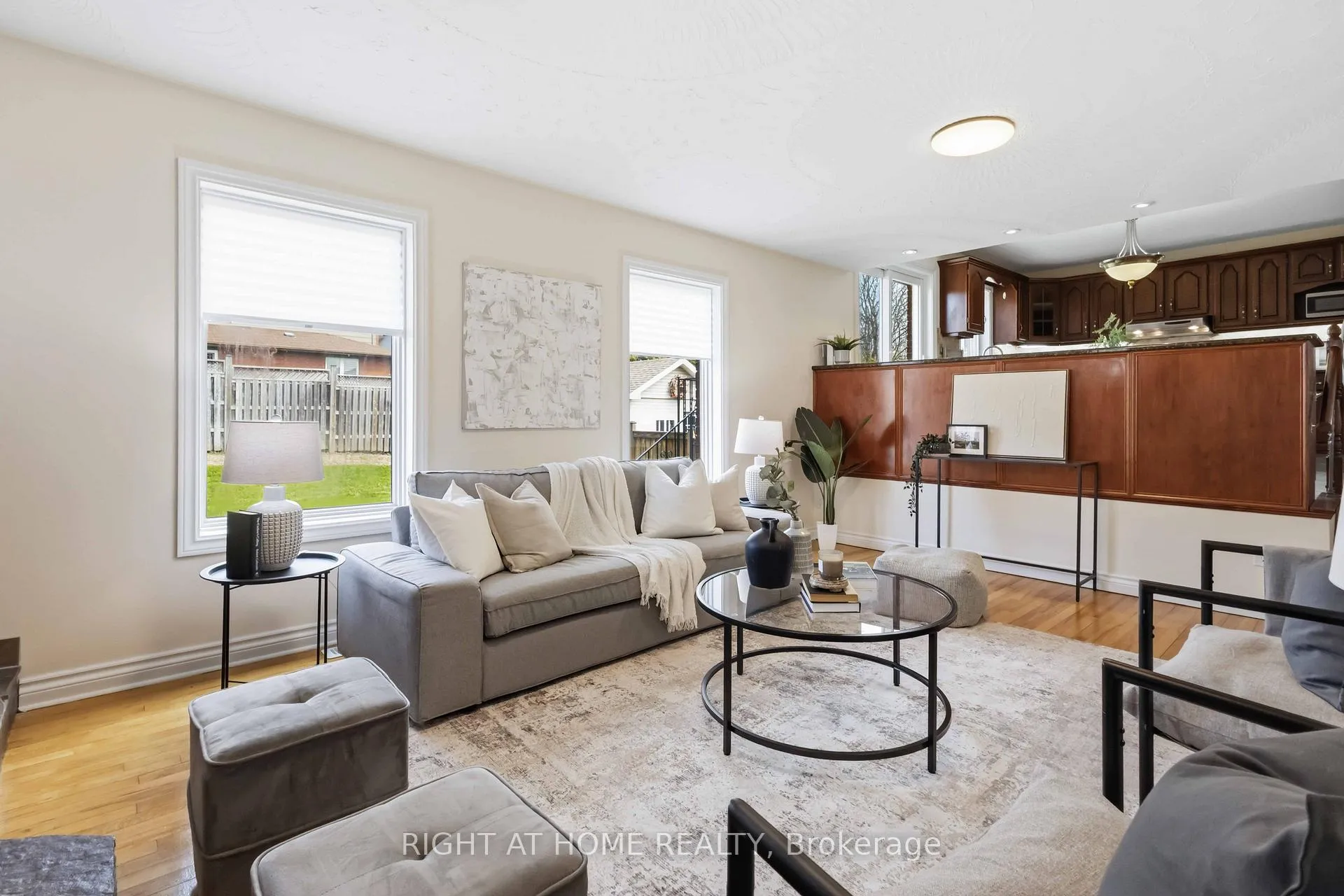 Photo 7 of 313 Preston Drive, Oshawa, McLaughlin — HOMEH