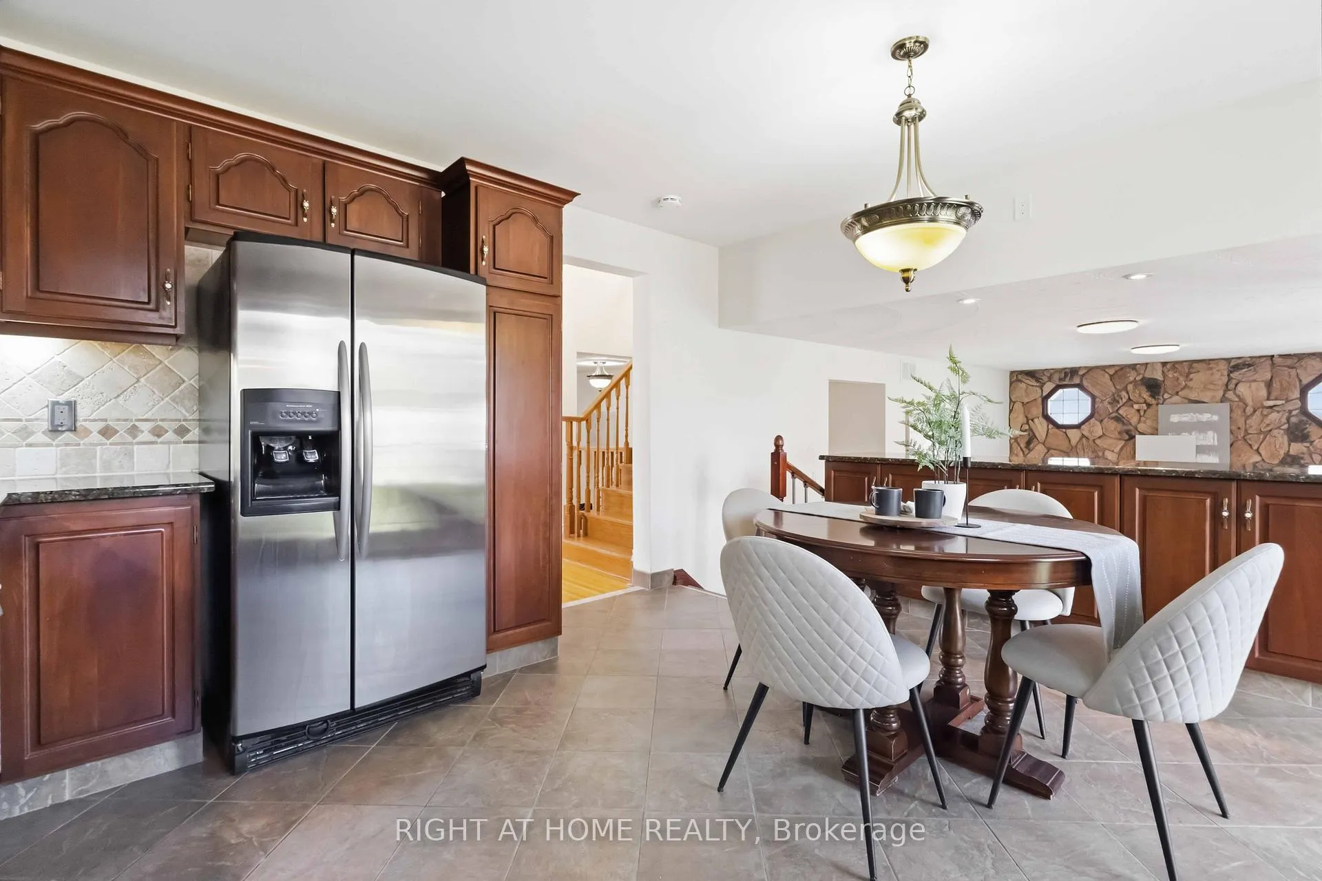 Photo 15 of 313 Preston Drive, Oshawa, McLaughlin — HOMEH