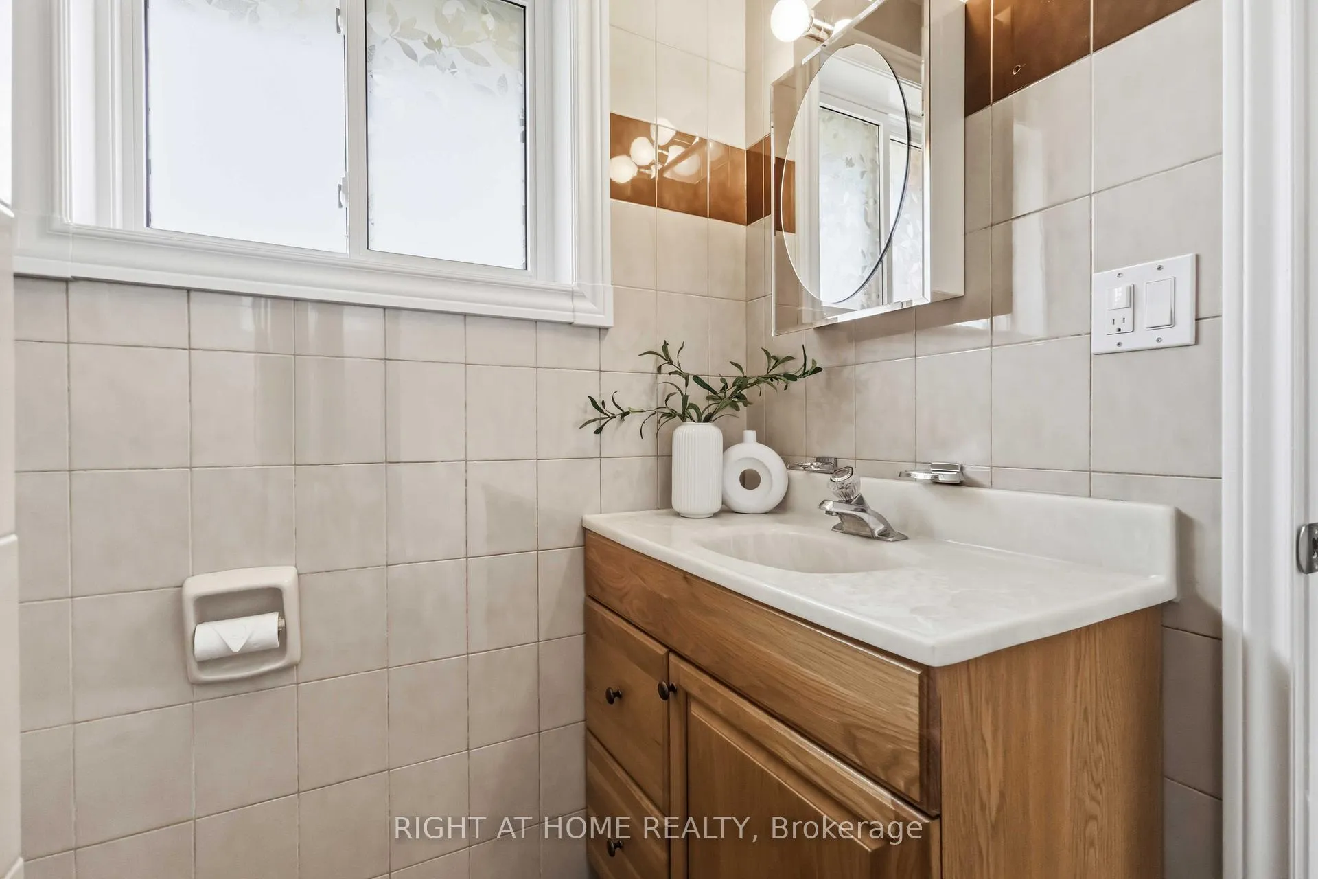 Photo 31 of 313 Preston Drive, Oshawa, McLaughlin — HOMEH