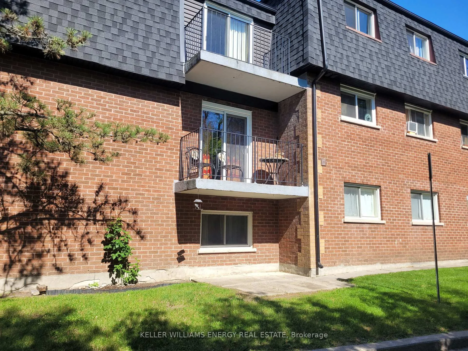 Photo 9 of Unit 207, 576 Mary Street E, Whitby, Downtown Whitby — HOMEH
