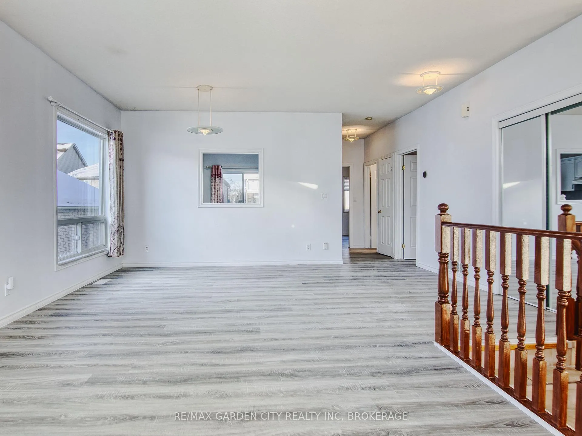 Photo 9 of 11 Cozocar Crescent, St. Catharines, Rykert/Vansickle — HOMEH