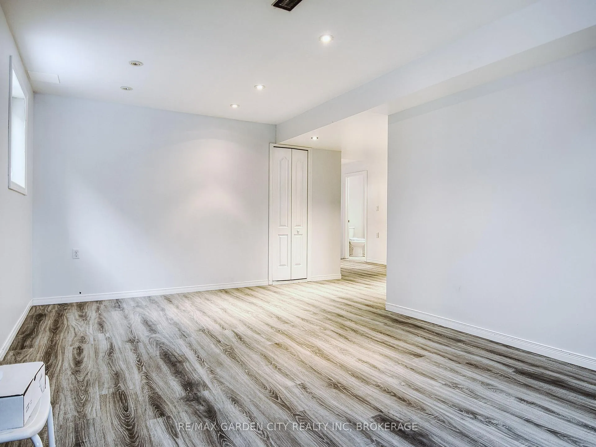 Photo 30 of 11 Cozocar Crescent, St. Catharines, Rykert/Vansickle — HOMEH