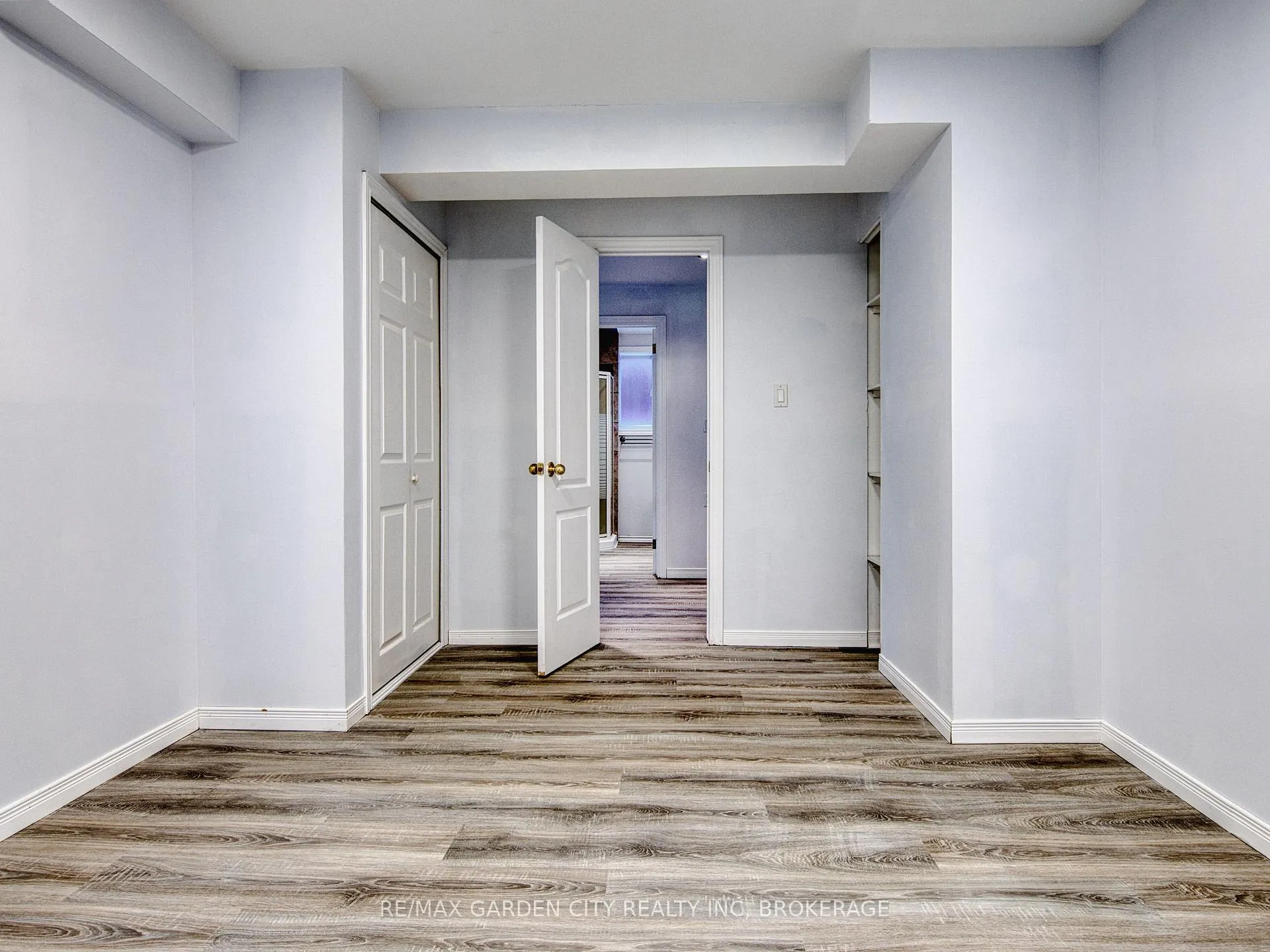 Photo 33 of 11 Cozocar Crescent, St. Catharines, Rykert/Vansickle — HOMEH