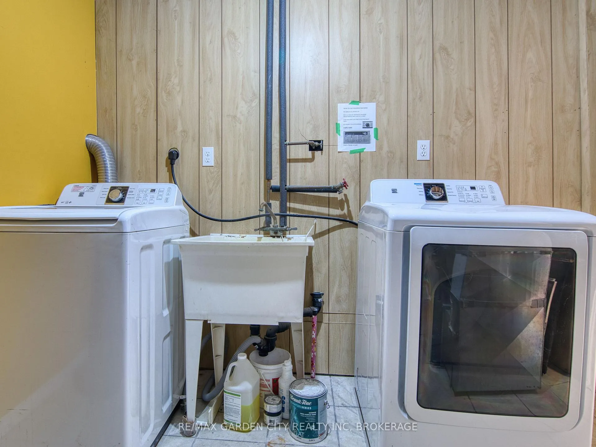 Photo 43 of 11 Cozocar Crescent, St. Catharines, Rykert/Vansickle — HOMEH