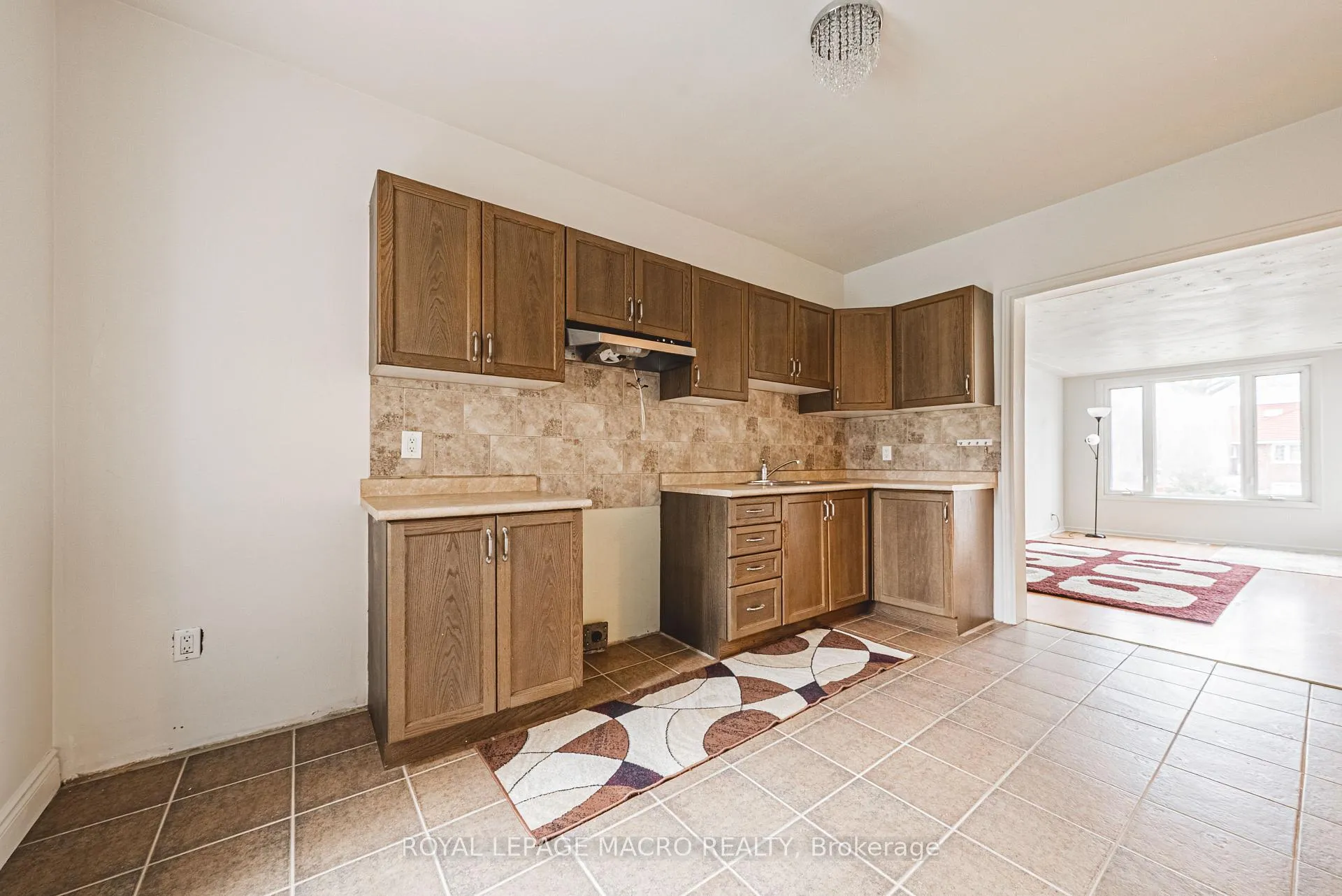 Photo 9 of 22 Worsley Road, Hamilton, Stoney Creek — HOMEH
