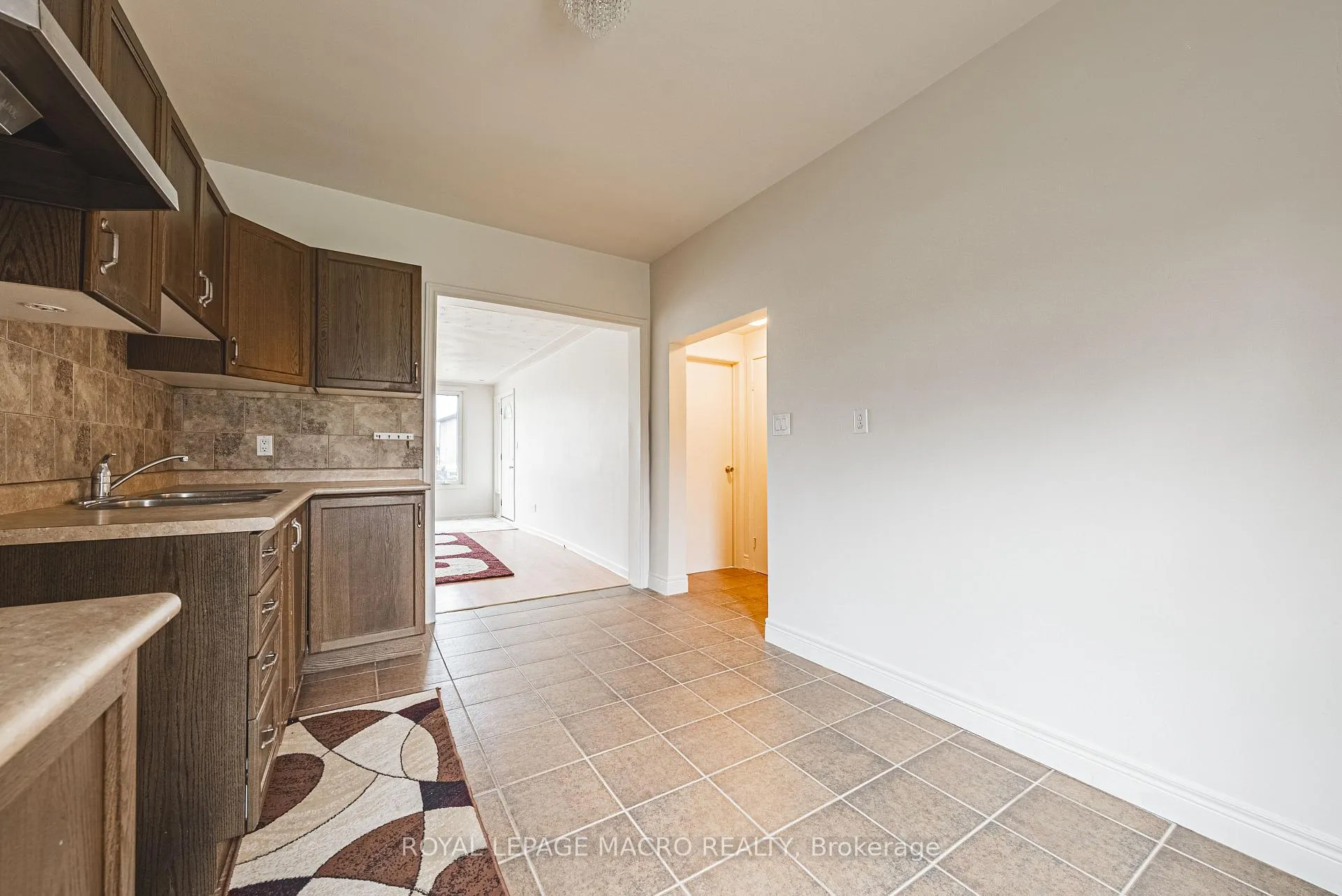 Photo 10 of 22 Worsley Road, Hamilton, Stoney Creek — HOMEH