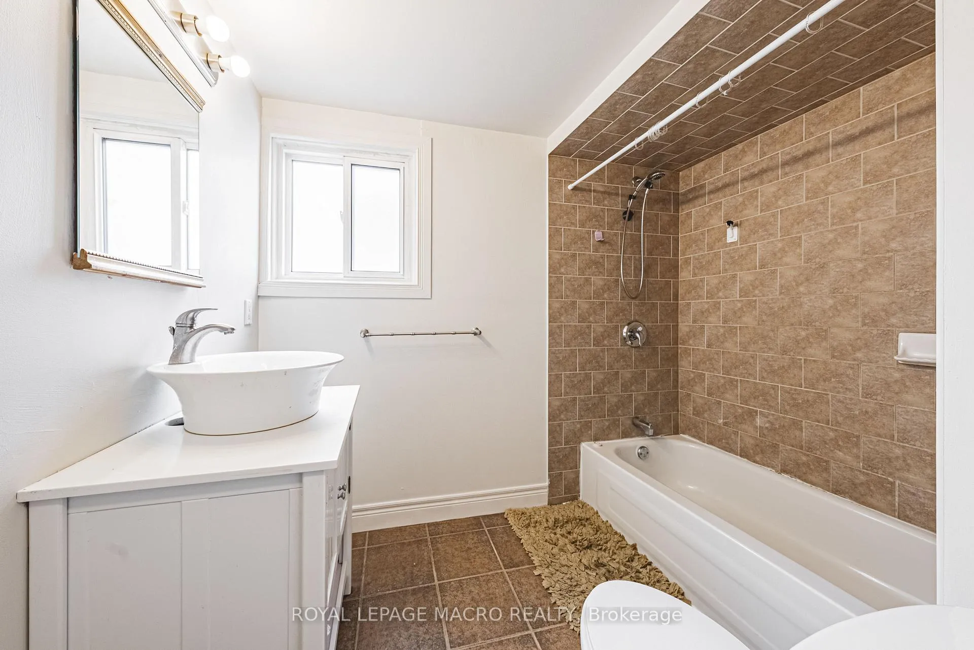 Photo 6 of 22 Worsley Road, Hamilton, Stoney Creek — HOMEH