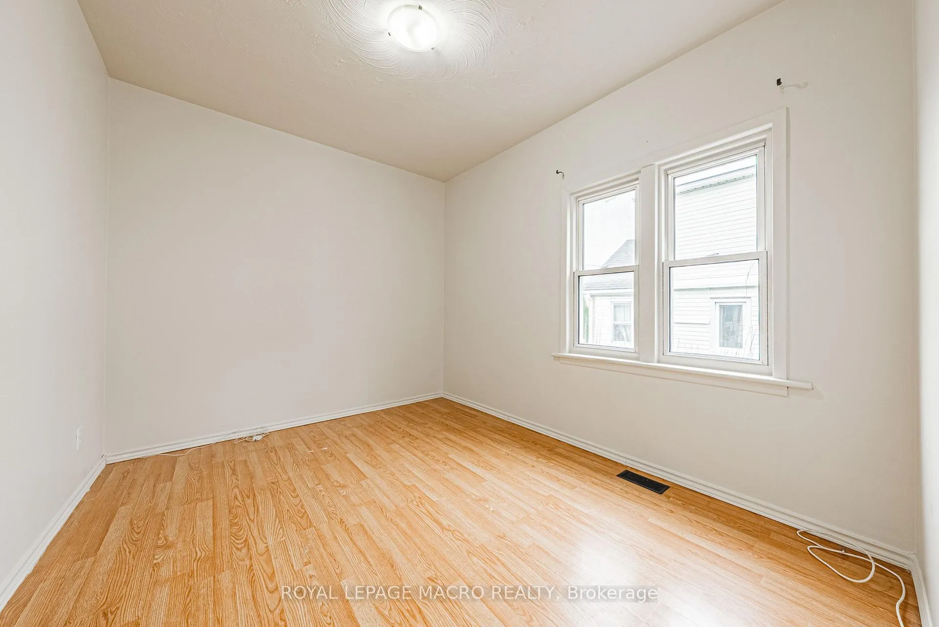Photo 14 of 22 Worsley Road, Hamilton, Stoney Creek — HOMEH