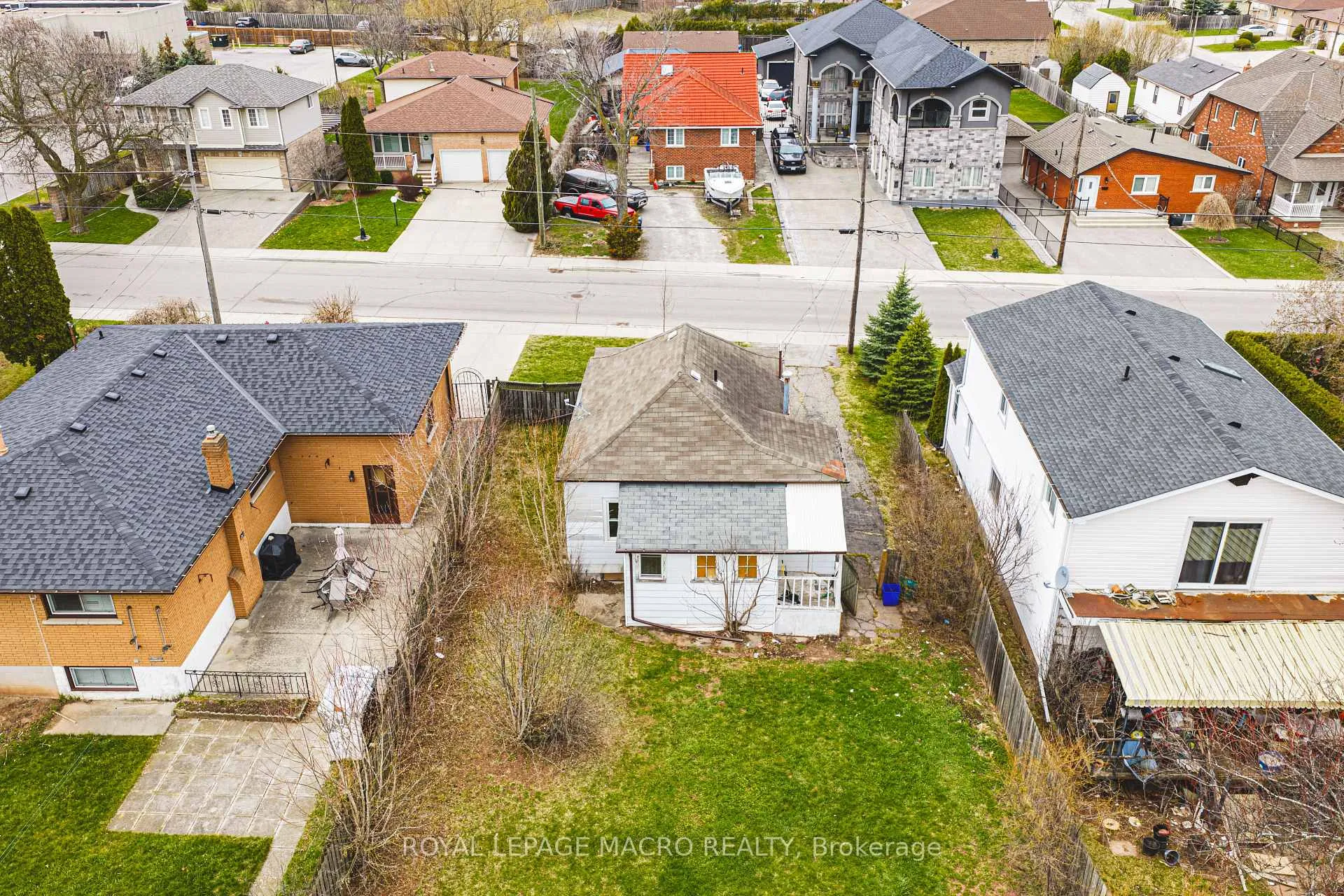 Photo 16 of 22 Worsley Road, Hamilton, Stoney Creek — HOMEH