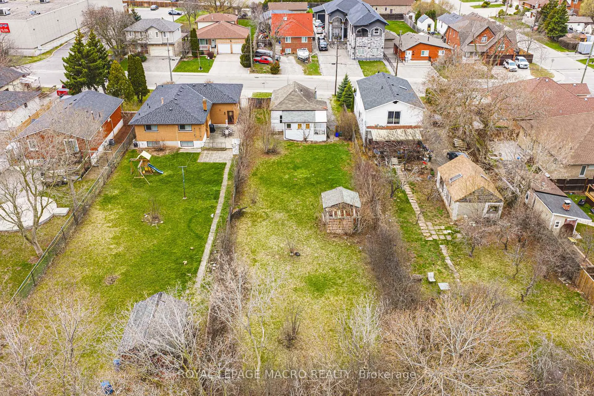 Photo 23 of 22 Worsley Road, Hamilton, Stoney Creek — HOMEH