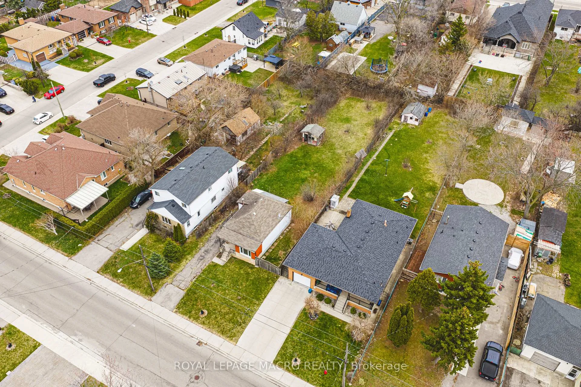 Photo 18 of 22 Worsley Road, Hamilton, Stoney Creek — HOMEH