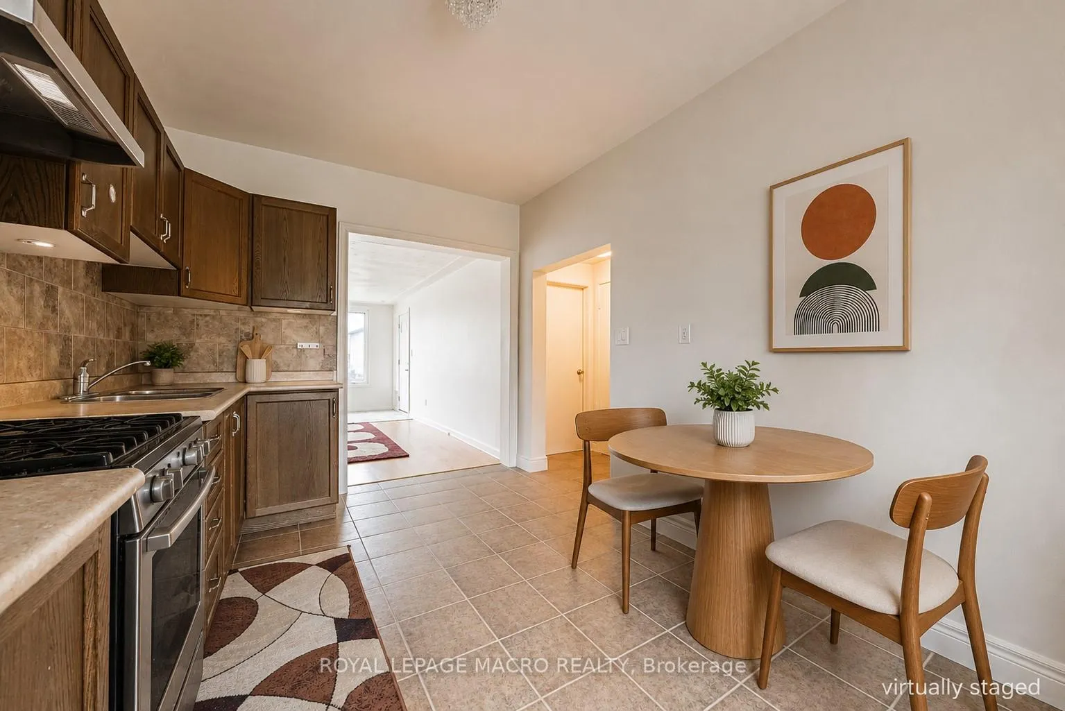Photo 4 of 22 Worsley Road, Hamilton, Stoney Creek — HOMEH